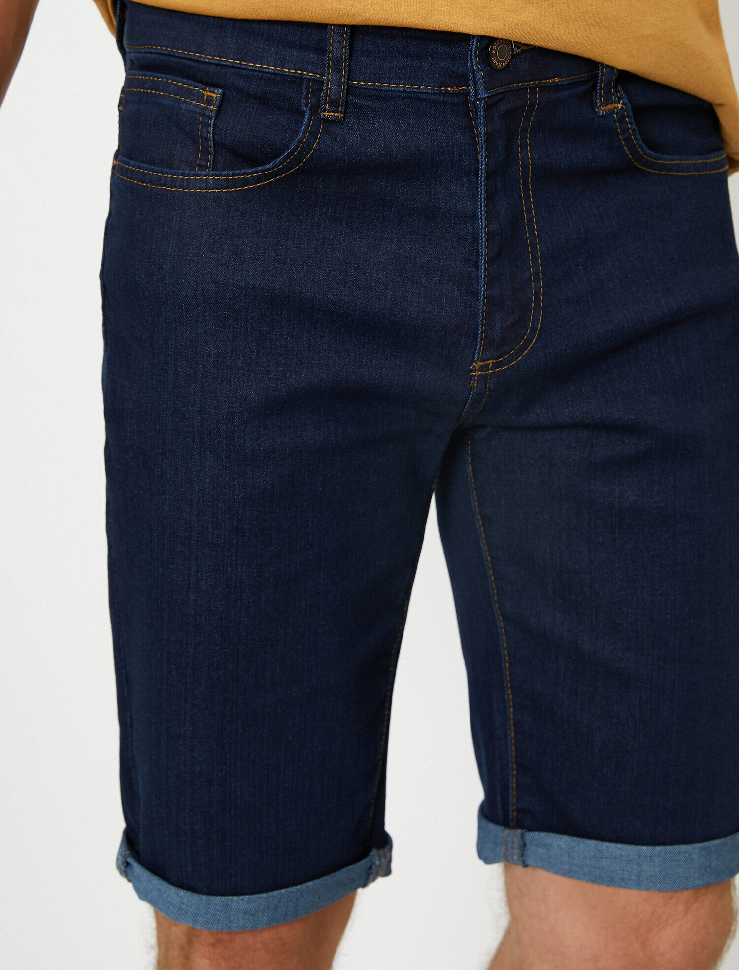   Normal Bel Cep Detaylı Jean Şort