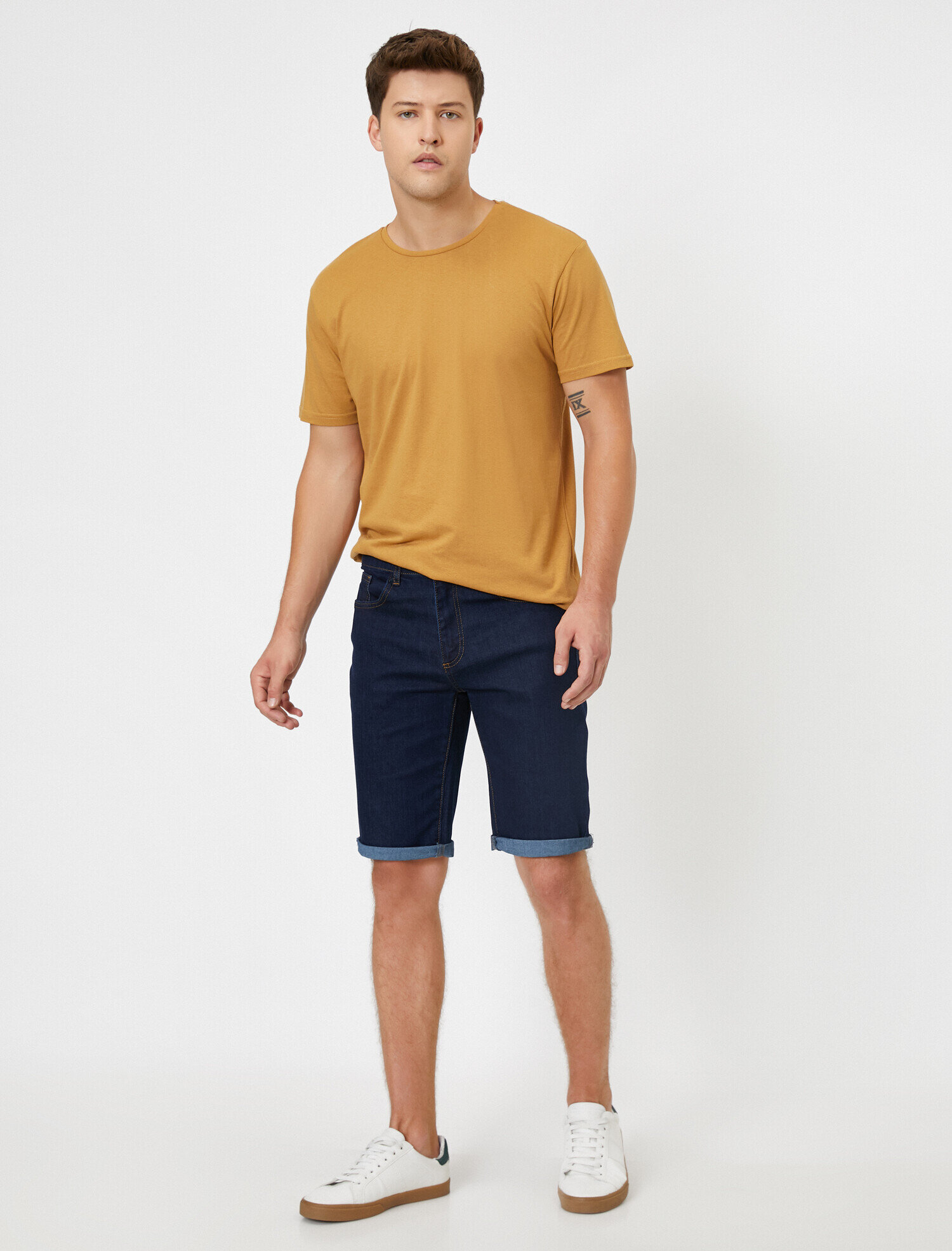   Normal Bel Cep Detaylı Jean Şort