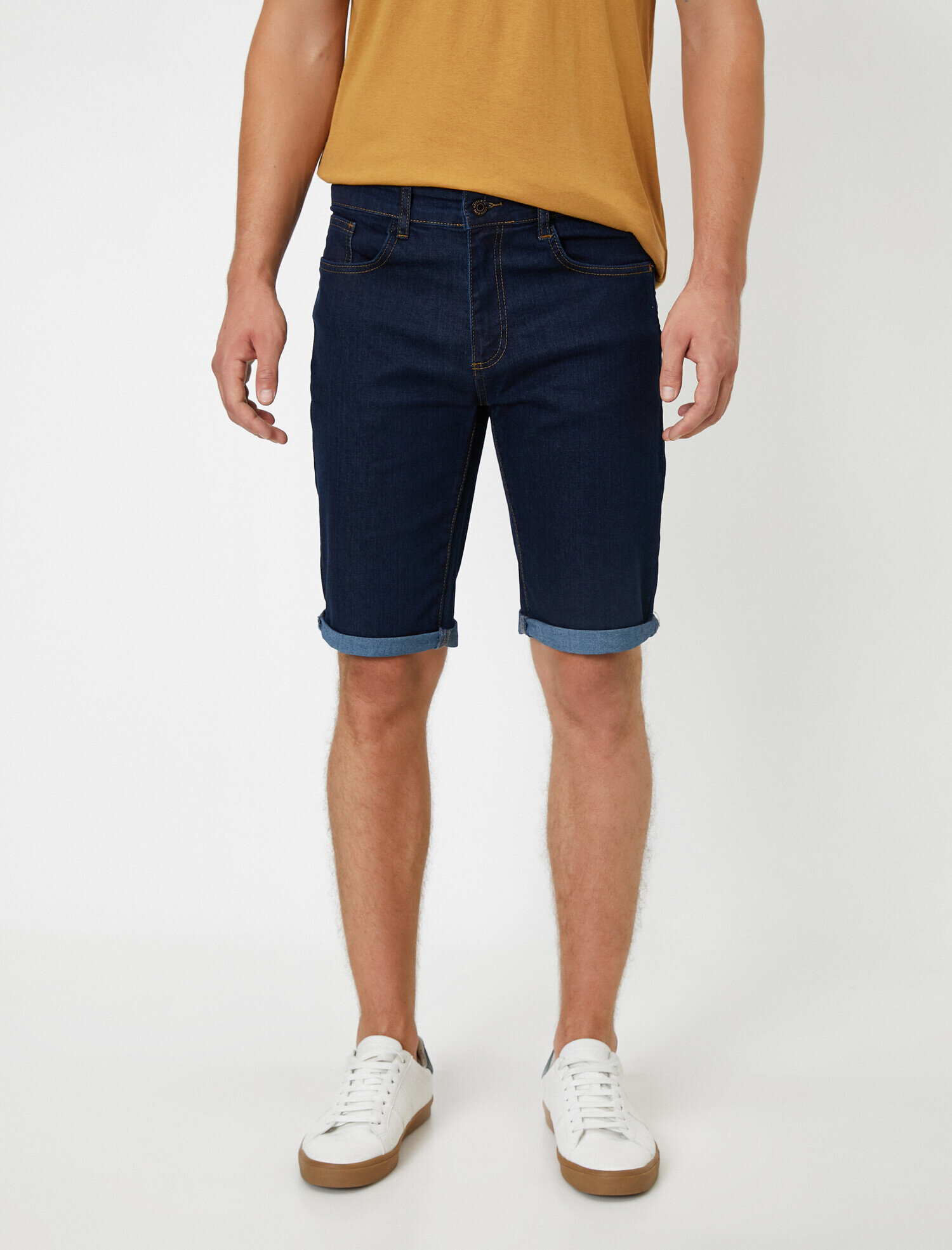   Normal Bel Cep Detaylı Jean Şort