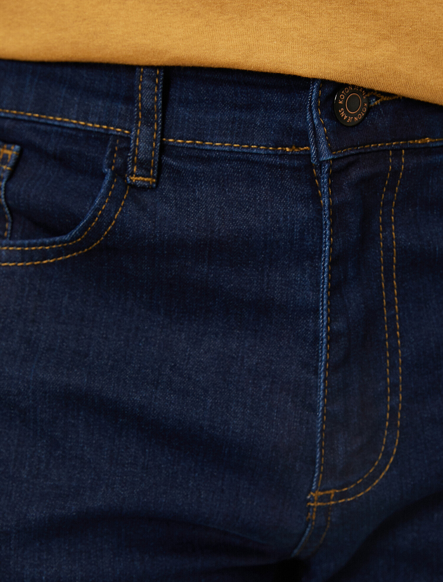   Normal Bel Cep Detaylı Jean Şort