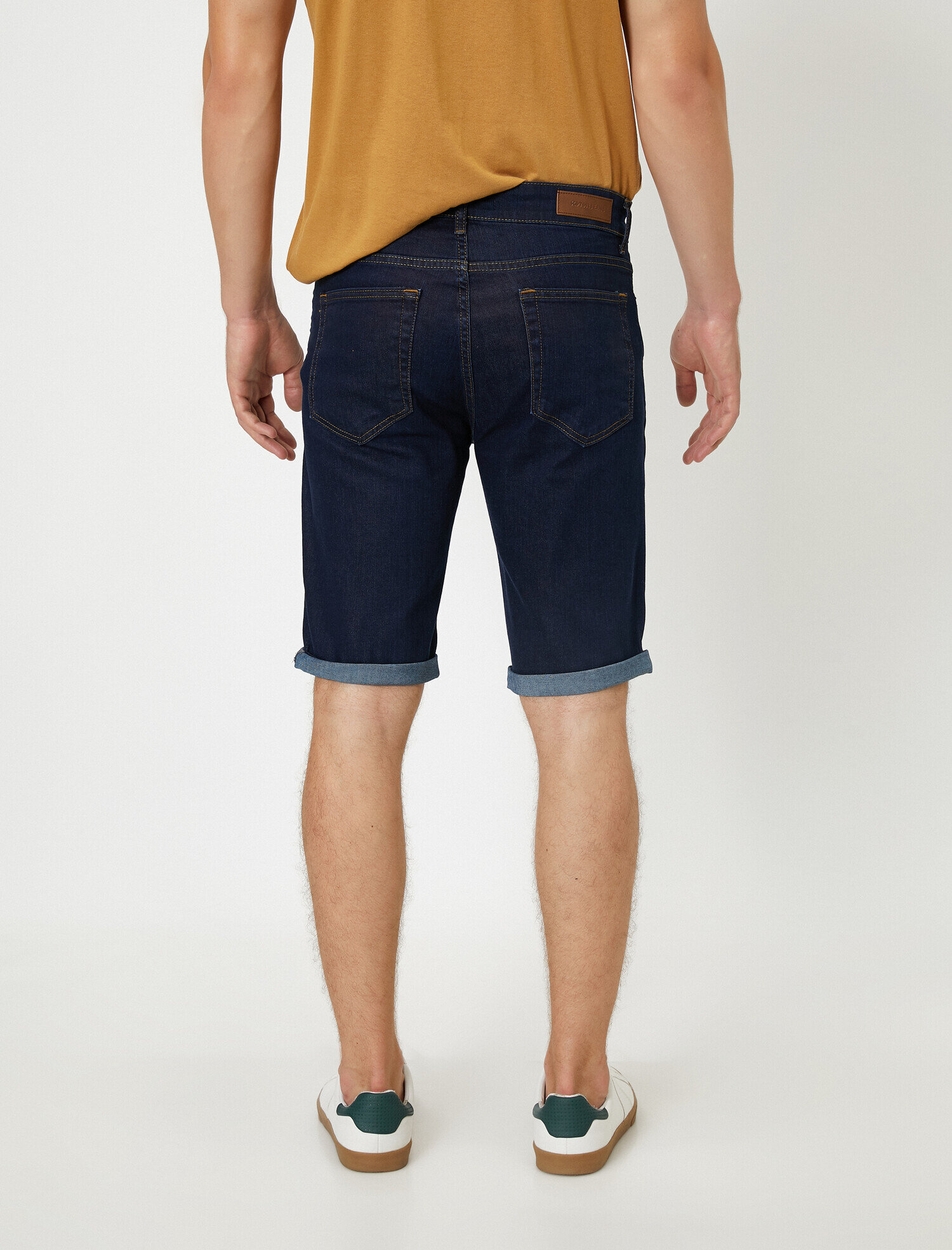   Normal Bel Cep Detaylı Jean Şort