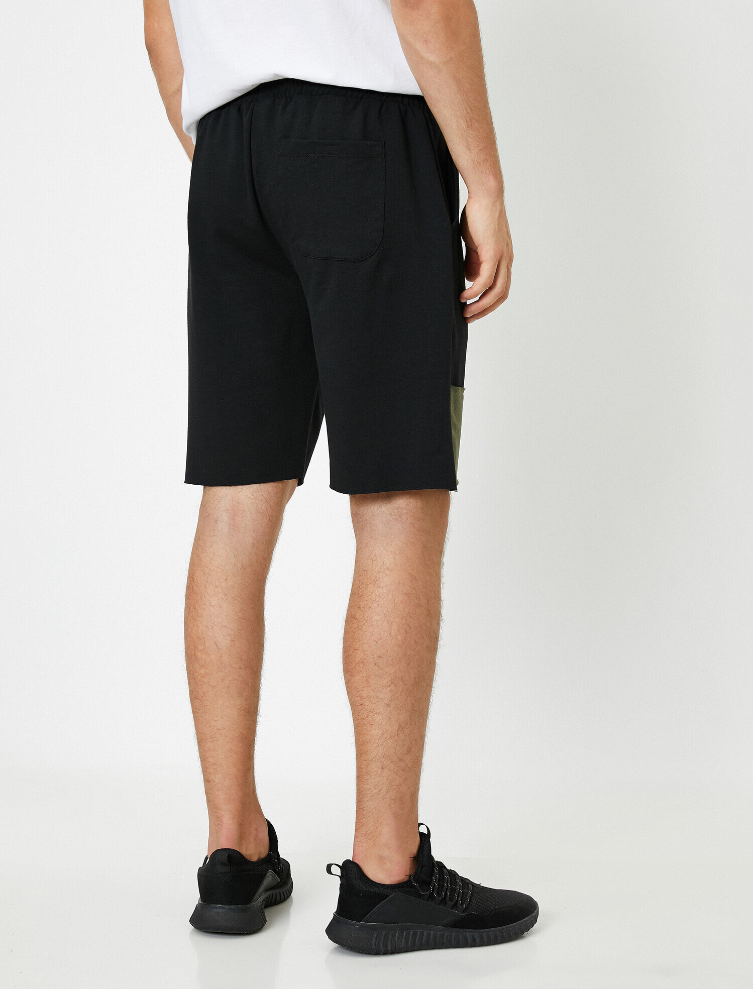   Dizi Baskılı Beli Bağcıklı Örme Bermuda Şort