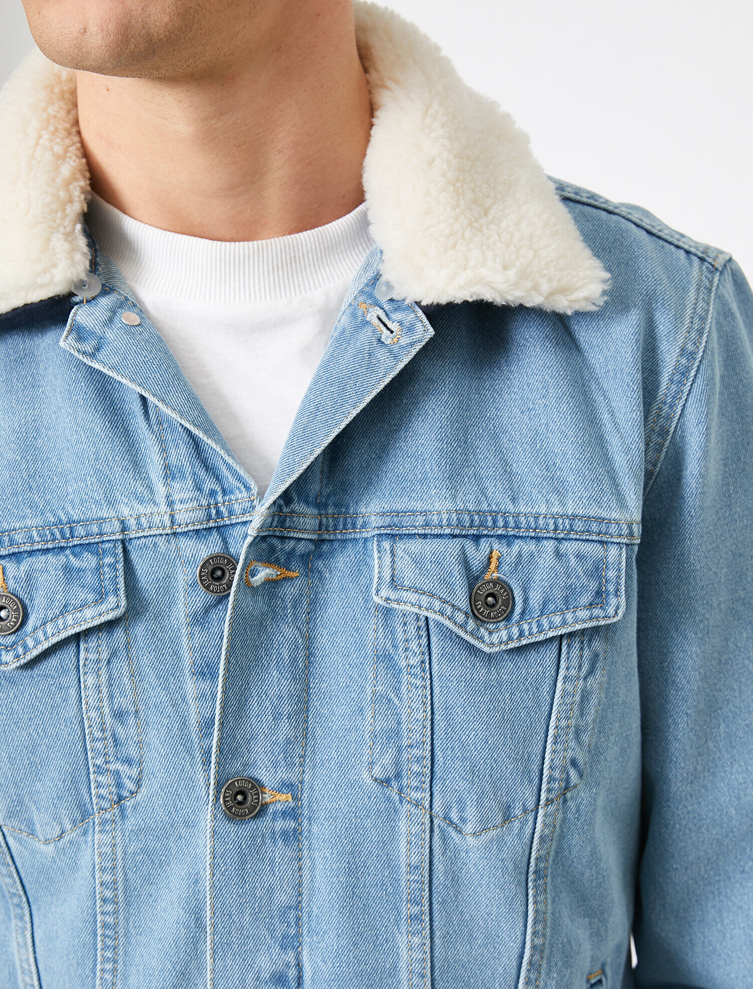   Yakası Suni Kürklü Düğmeli Yakası Çıkarılabilir Jean Ceket