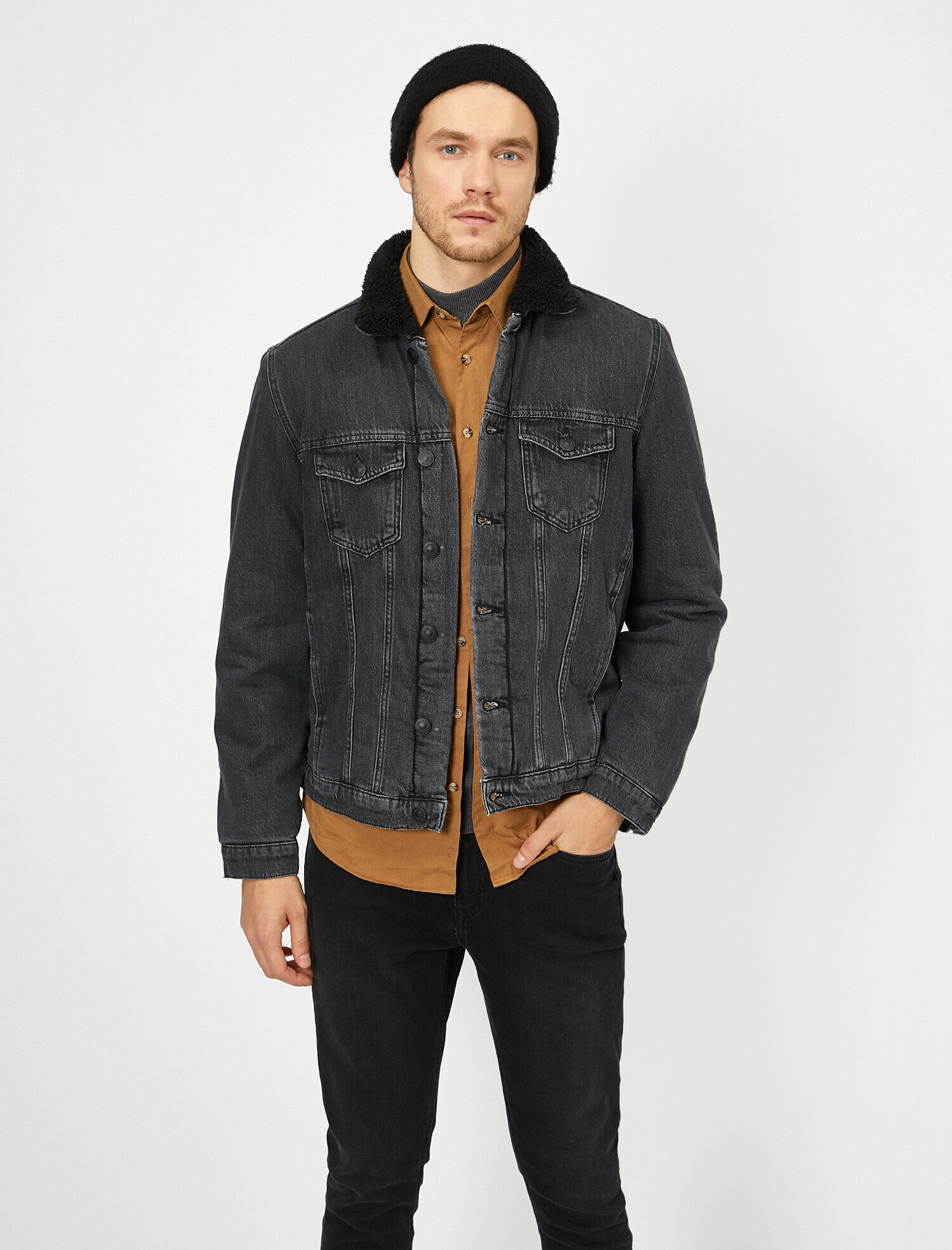   İçi Ve Yakası Suni Kürklü Kolları Kapitone Detaylı Jean Ceket