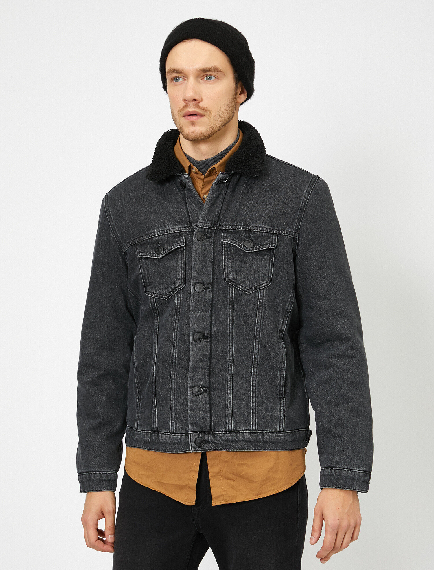   İçi Ve Yakası Suni Kürklü Kolları Kapitone Detaylı Jean Ceket