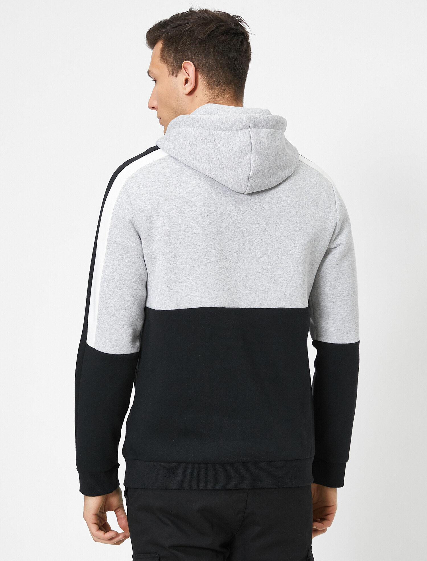   Kapüşonlu Kolları Şeritli İşlemeli Sweatshirt