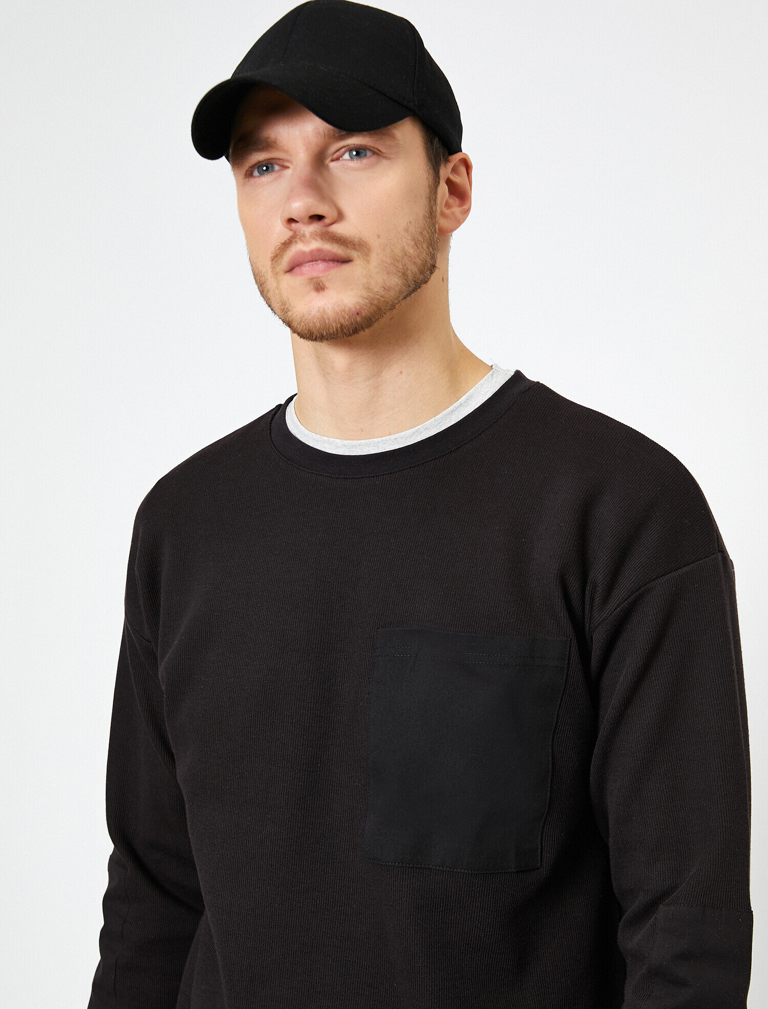   Bisiklet Yaka Cep Detaylı Basic Sweatshirt