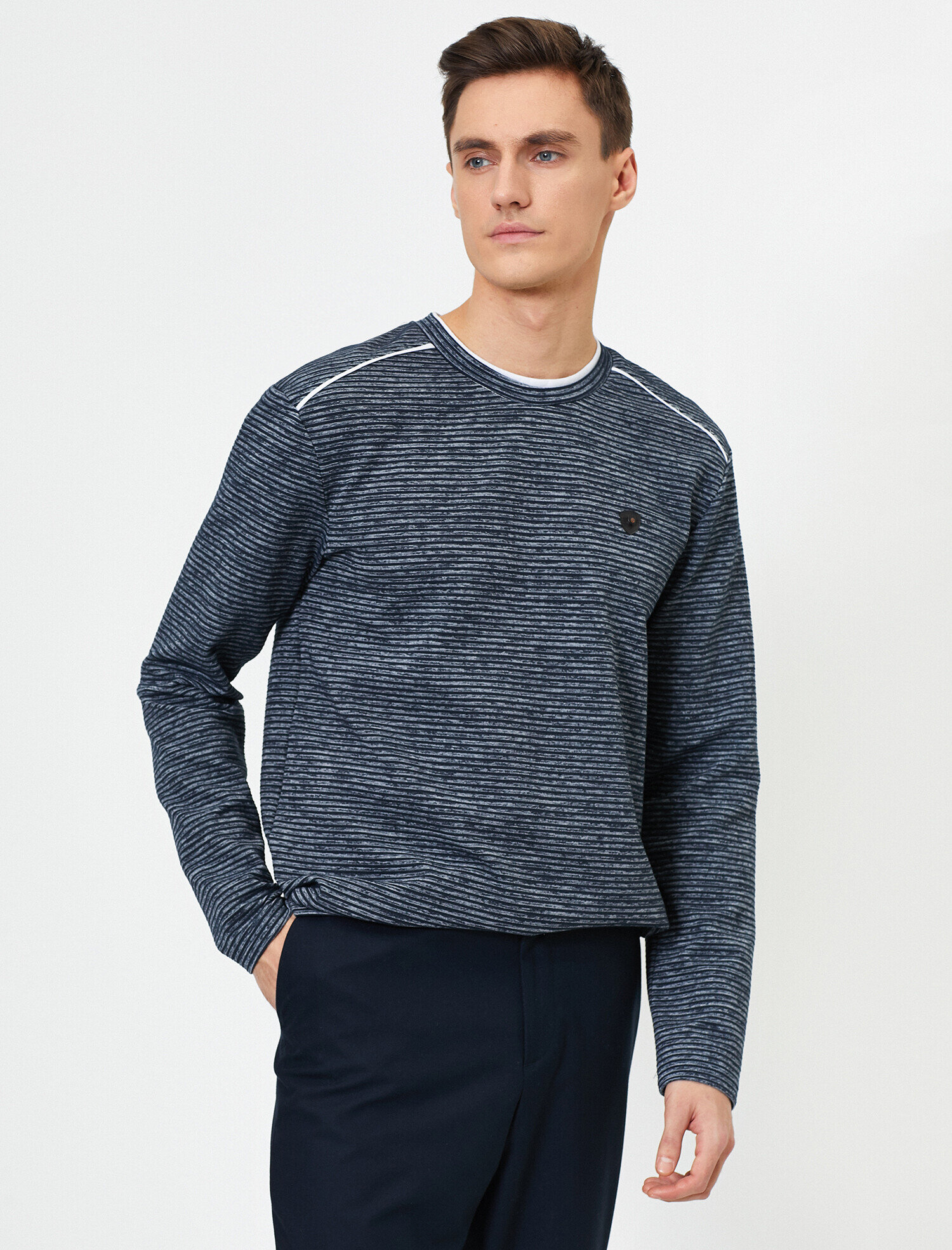   Bisiklet Yaka Logo Detaylı Omzu Çizgili Slim Fit Kazak