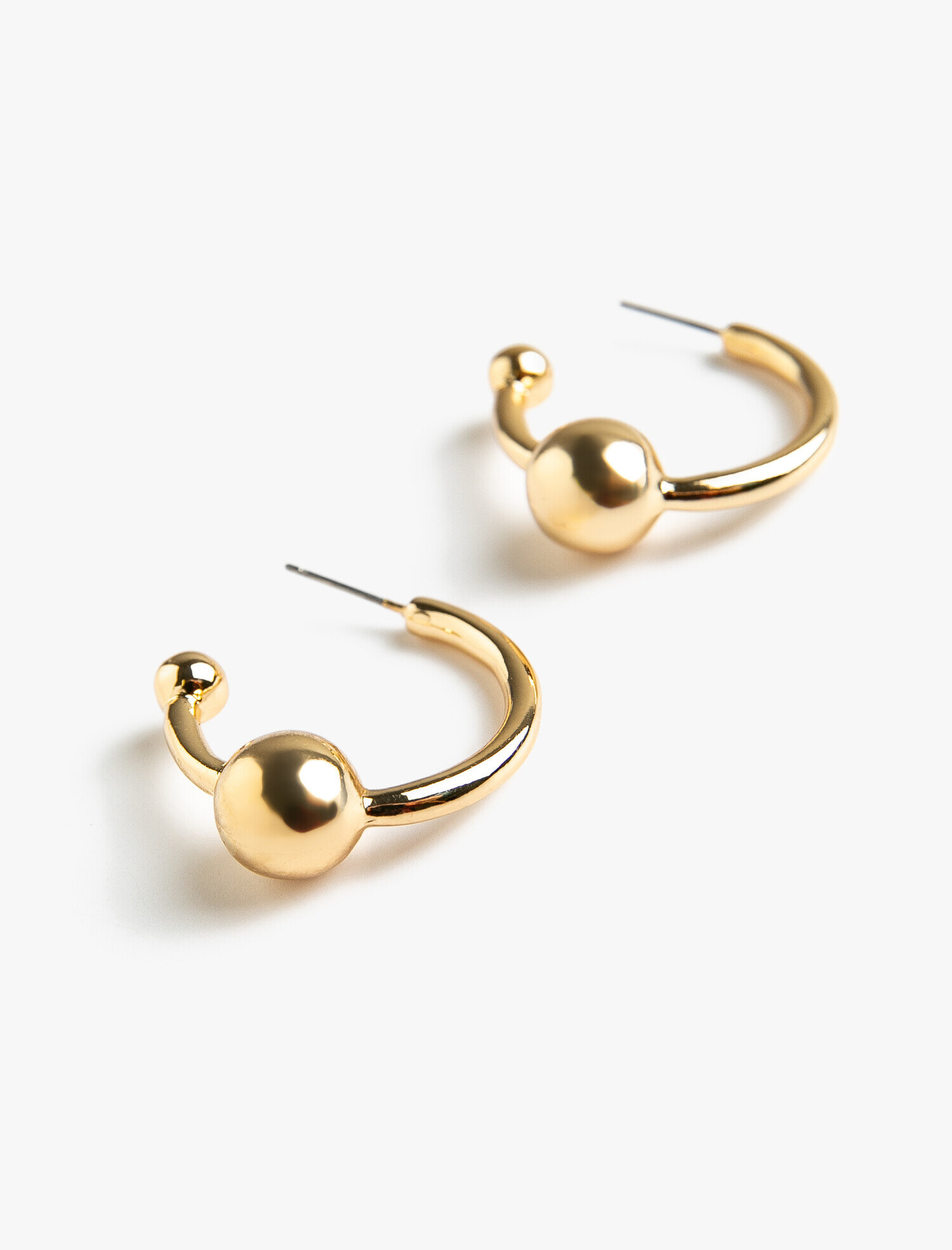  Kadın Top Detaylı Halka Küpe