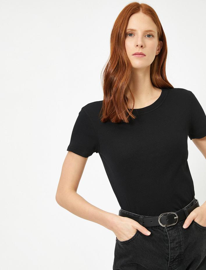  Bisiklet Yaka Dar Kesim Tişört