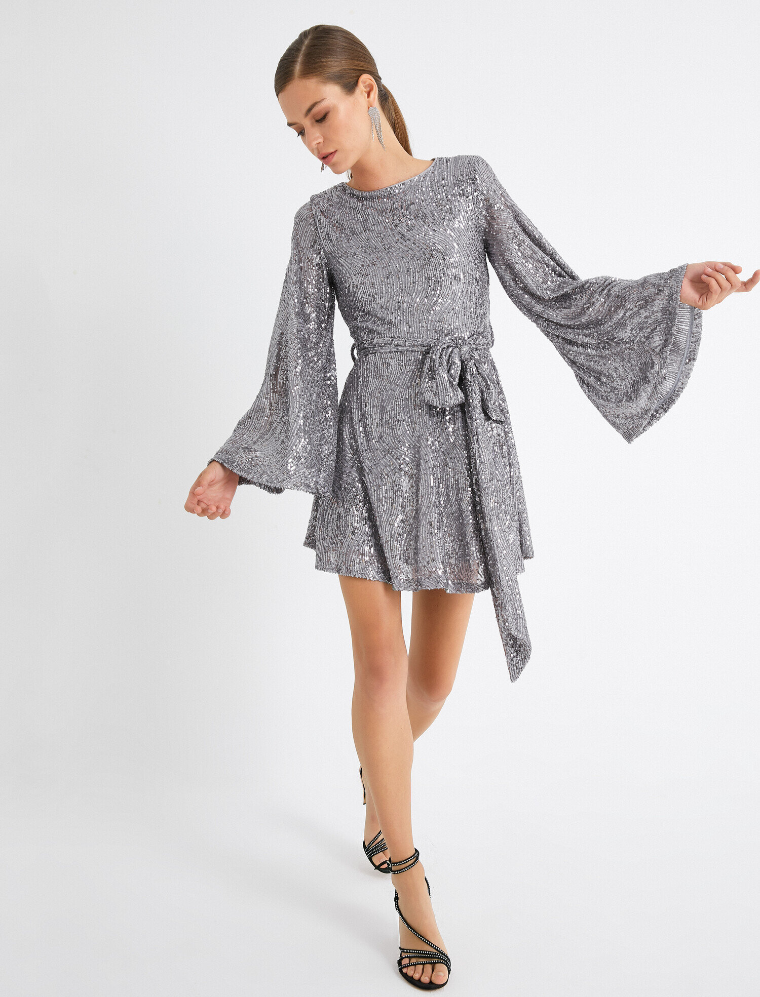   Payetli Abiye Elbise Uzun Kollu Kayık Yaka Kısa