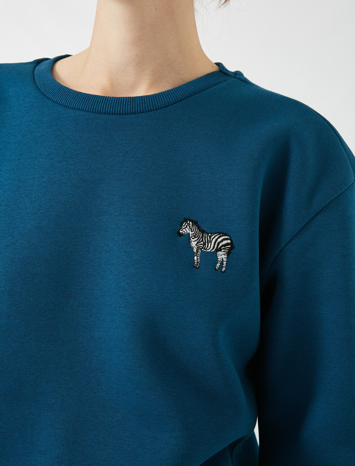   Bisiklet Yaka Uzun Kollu Zebra Detaylı Sweatshirt