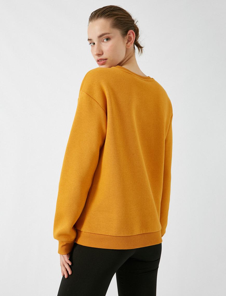   Uzun Kollu Bisiklet Yaka Sweatshirt