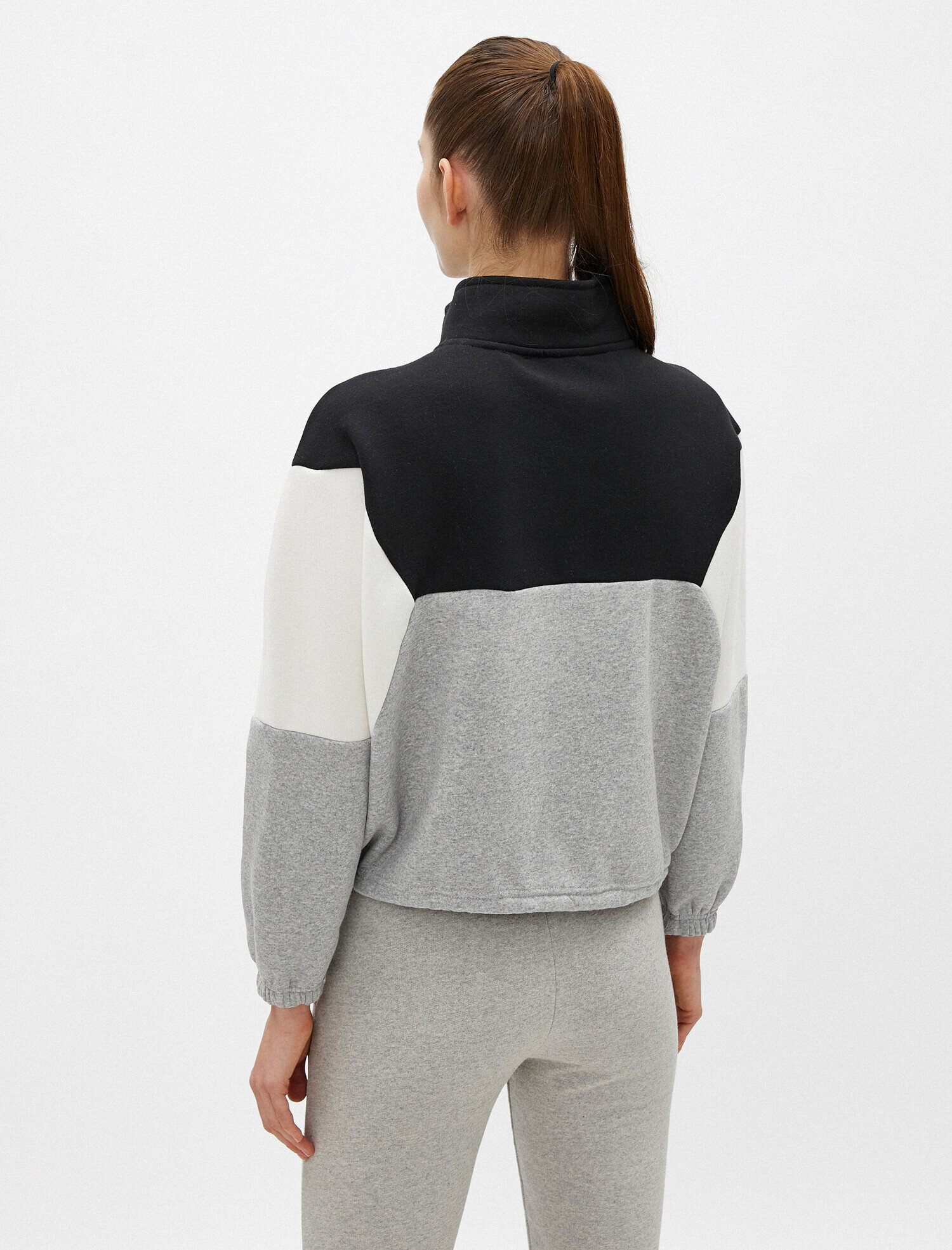   Renk Bloklu Cep Detayli Sweatshirt