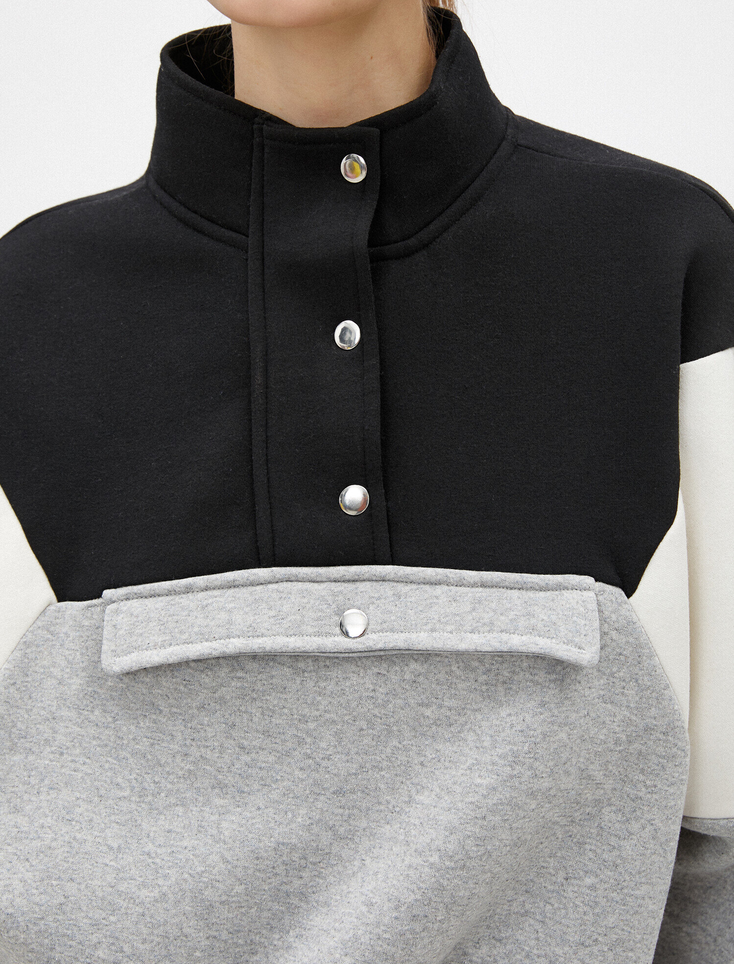   Renk Bloklu Cep Detayli Sweatshirt