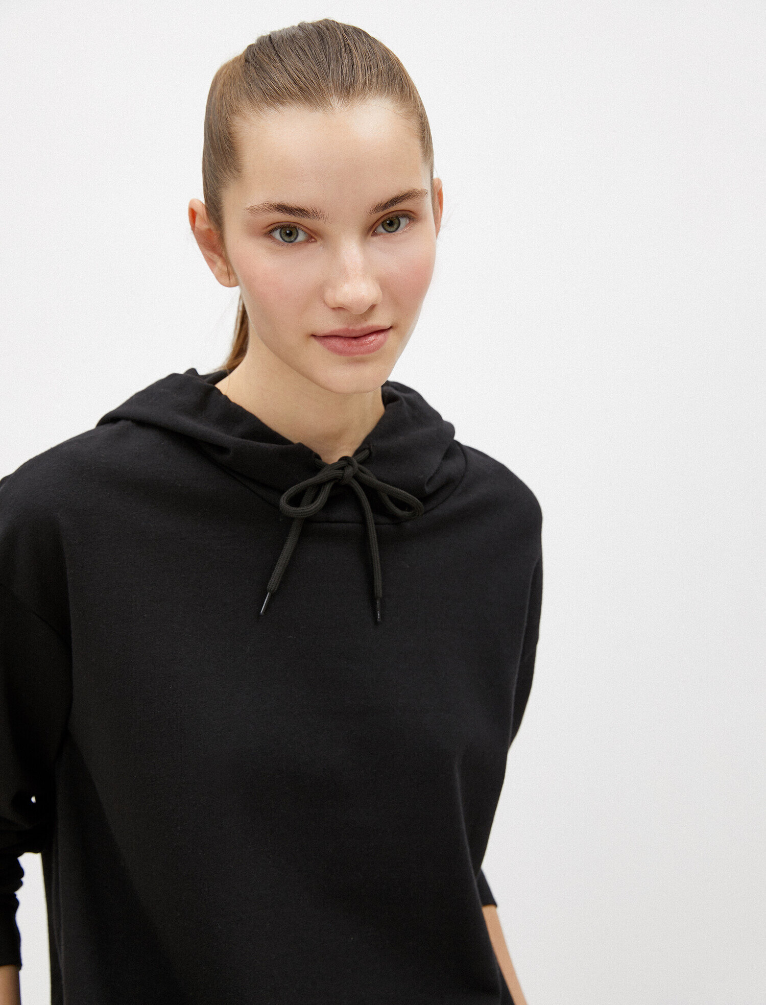   Kapüşonlu Uzun Kollu Sweatshirt