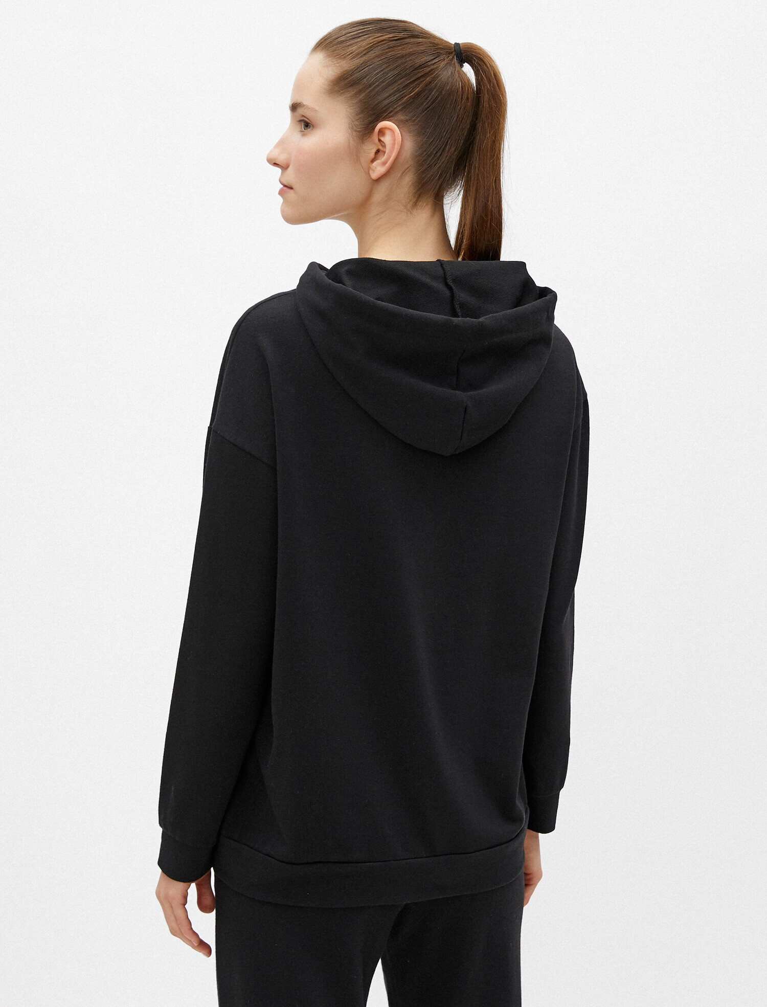   Kapüşonlu Uzun Kollu Sweatshirt