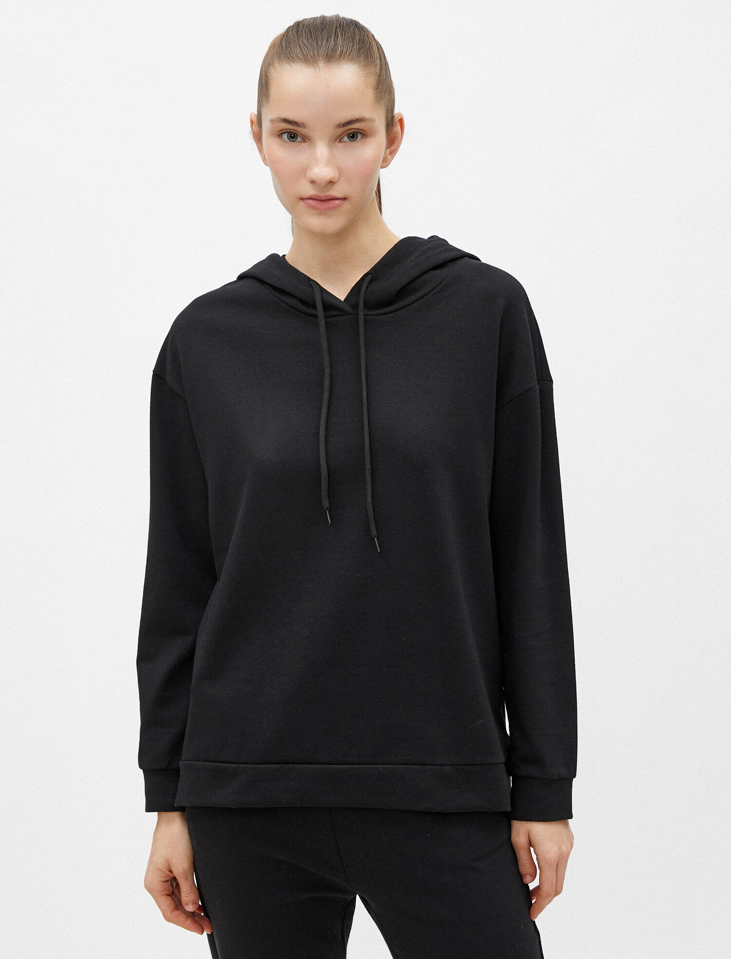   Kapüşonlu Uzun Kollu Sweatshirt