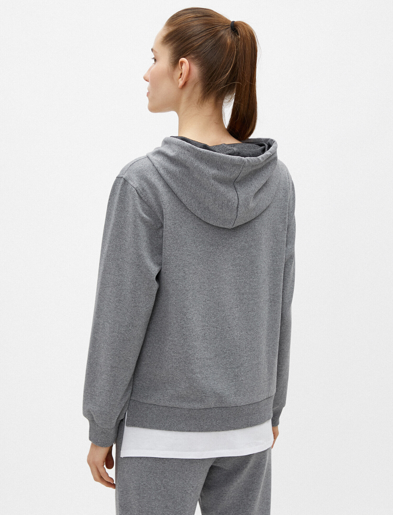   Kapüşonlu Cepli Sweatshirt