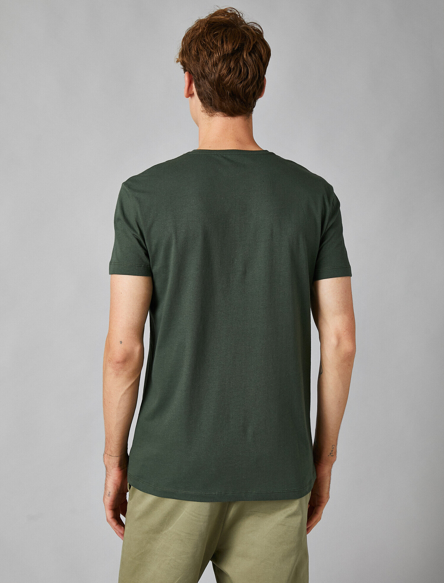   Kısa Kollu V Yaka Basic Tişört