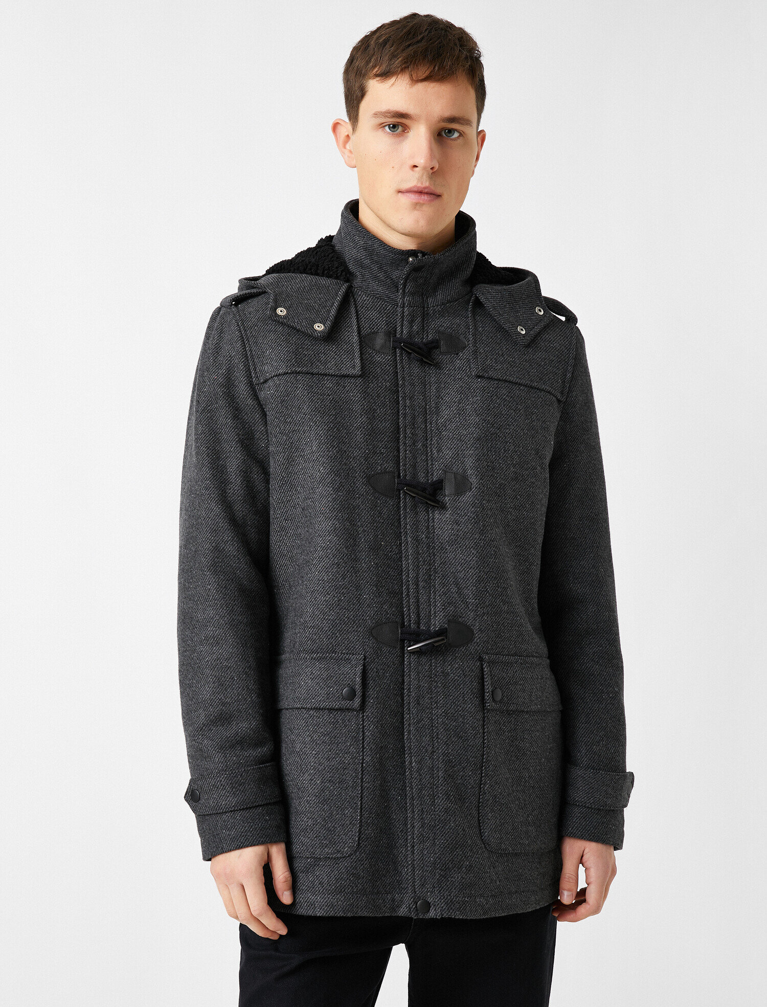   Dik Yaka Kapüşonlu Cepli Kaban