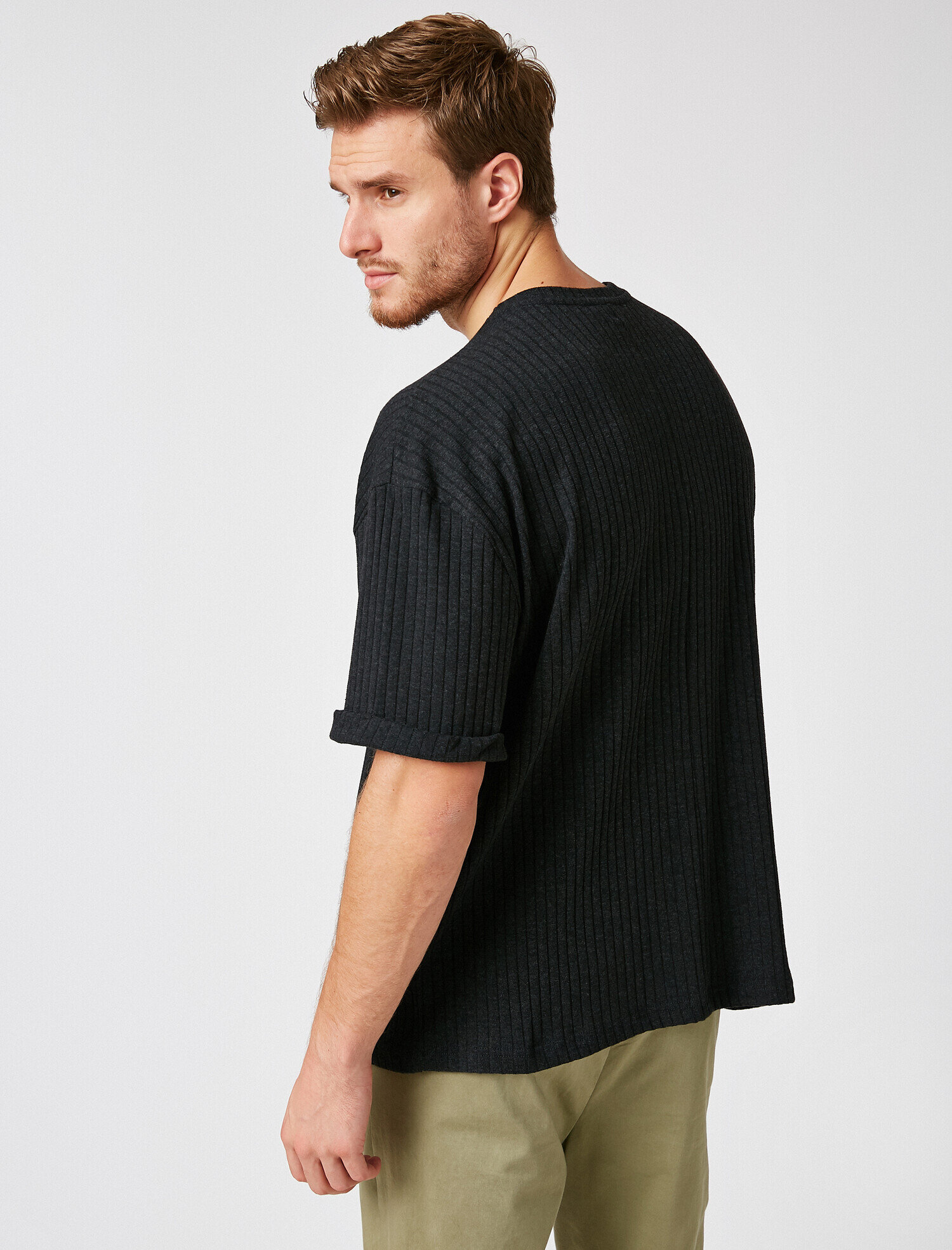   Fitilli Kısa Kollu Bisiklet Yaka Cepli Tişört