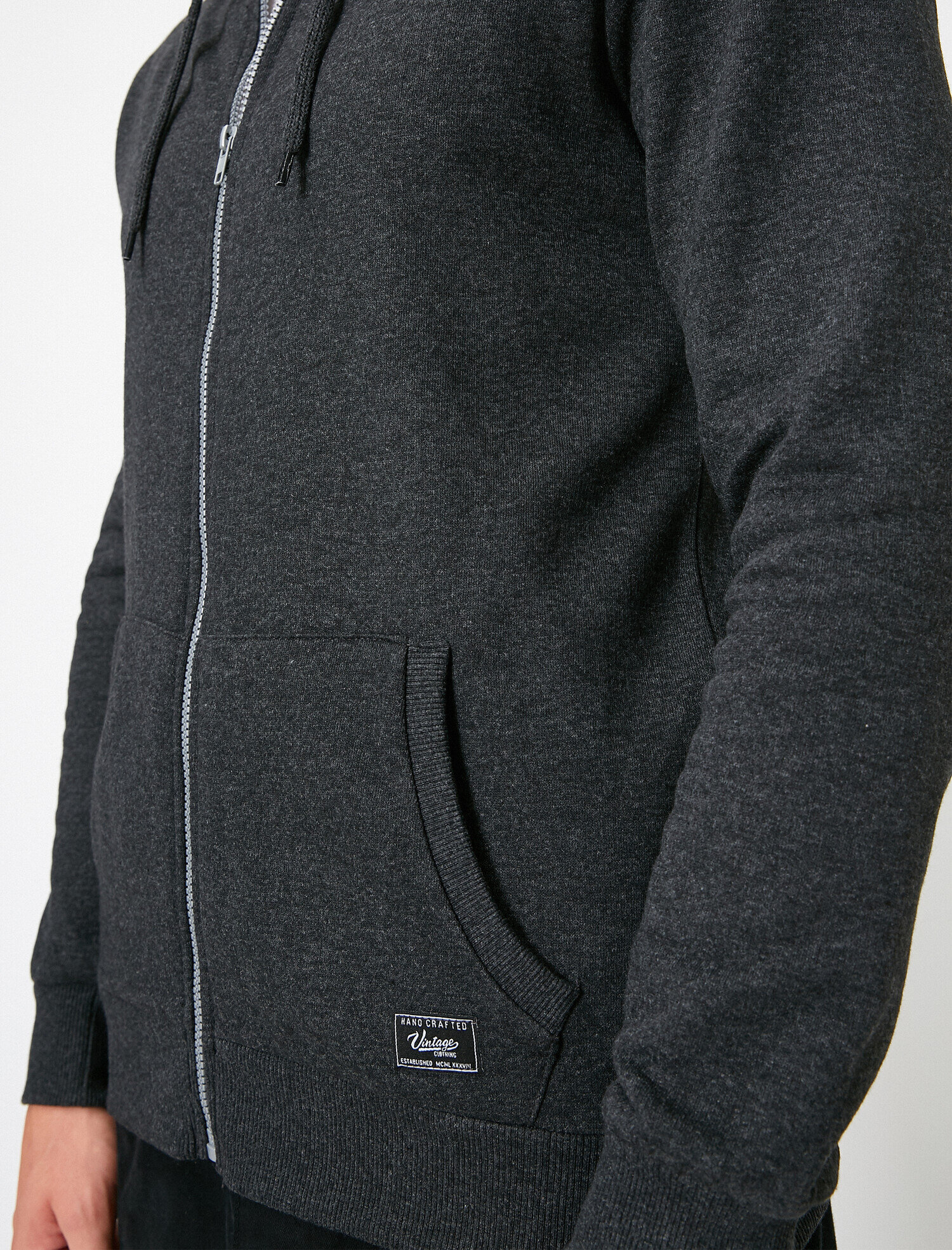   Uzun Kollu Kapüşonlu Fermuarlı Sweatshirt