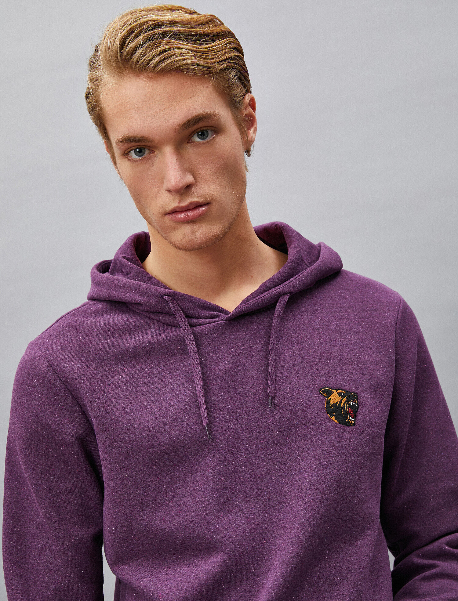 İşlemeli Kapüşonlu Uzun Kollu Sweatshirt