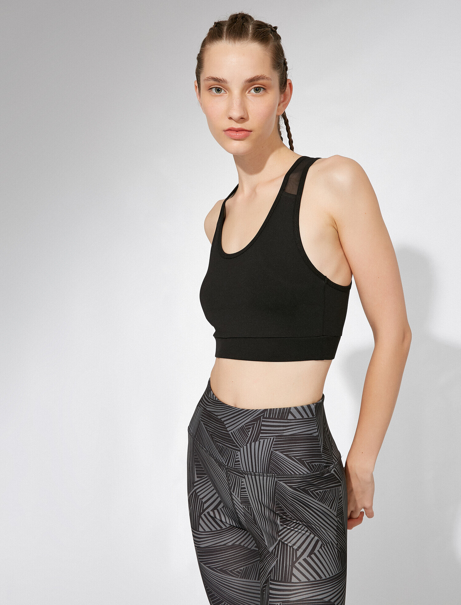   Tül Detaylı Sporcu Sütyeni