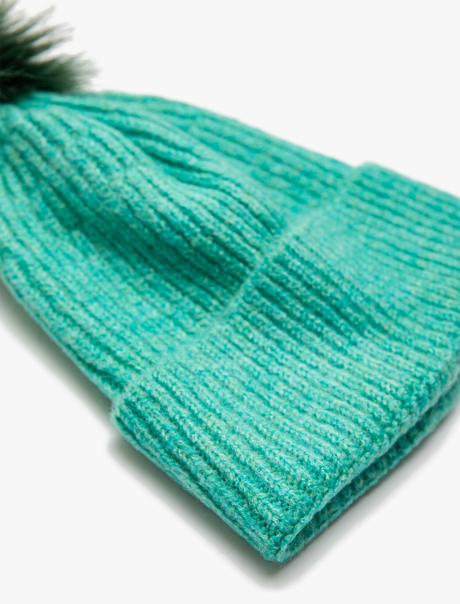  Kadın Ponpon Detaylı Bere