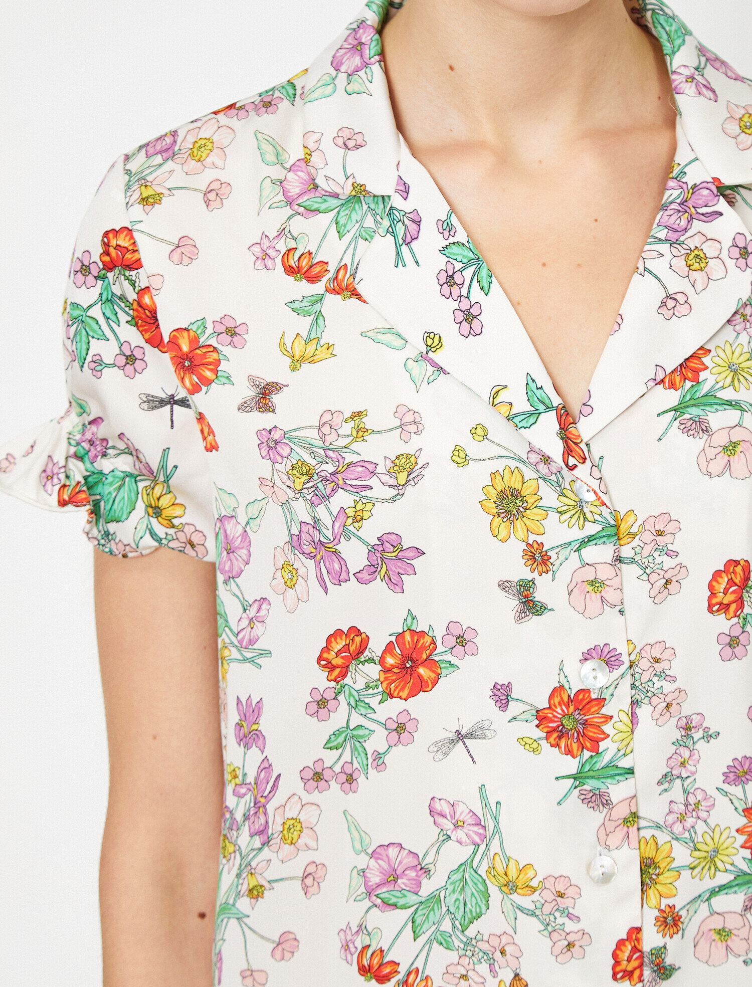 Çiçek Desenli Fırfır Detaylı Kısa Kollu Pijama Üstü