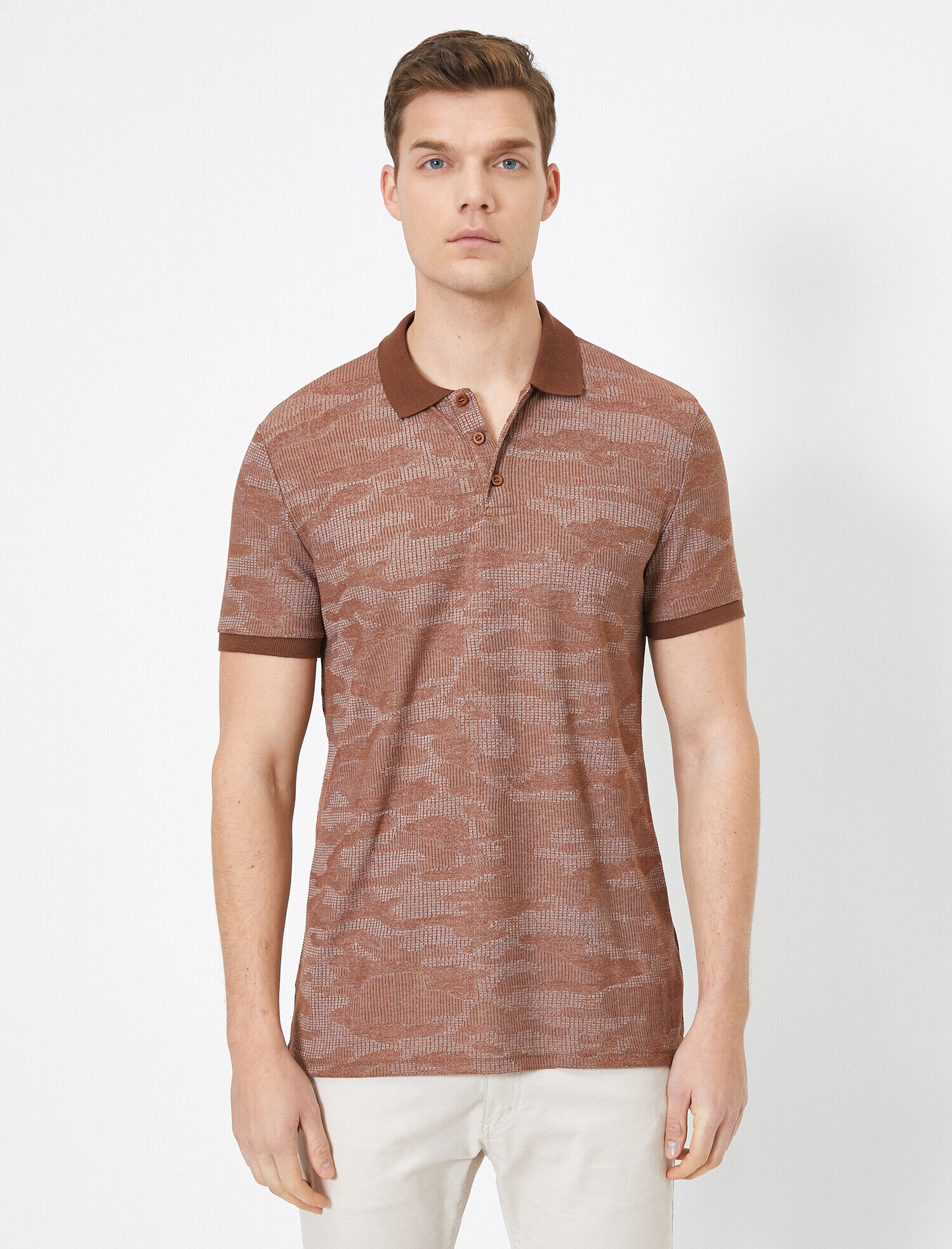   Polo Yaka Kısa Kollu Desenli Tişört