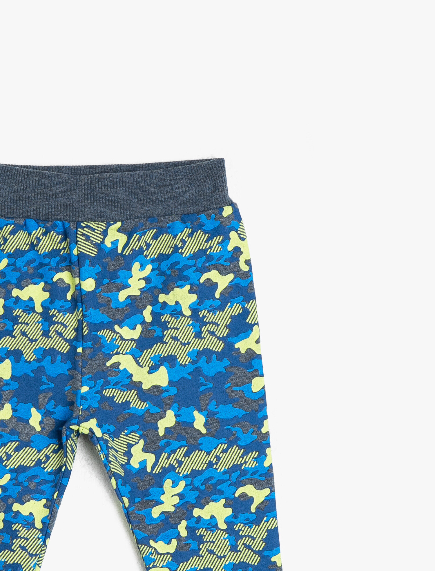  Erkek Bebek Kamuflaj Desenli Eşofman Altı