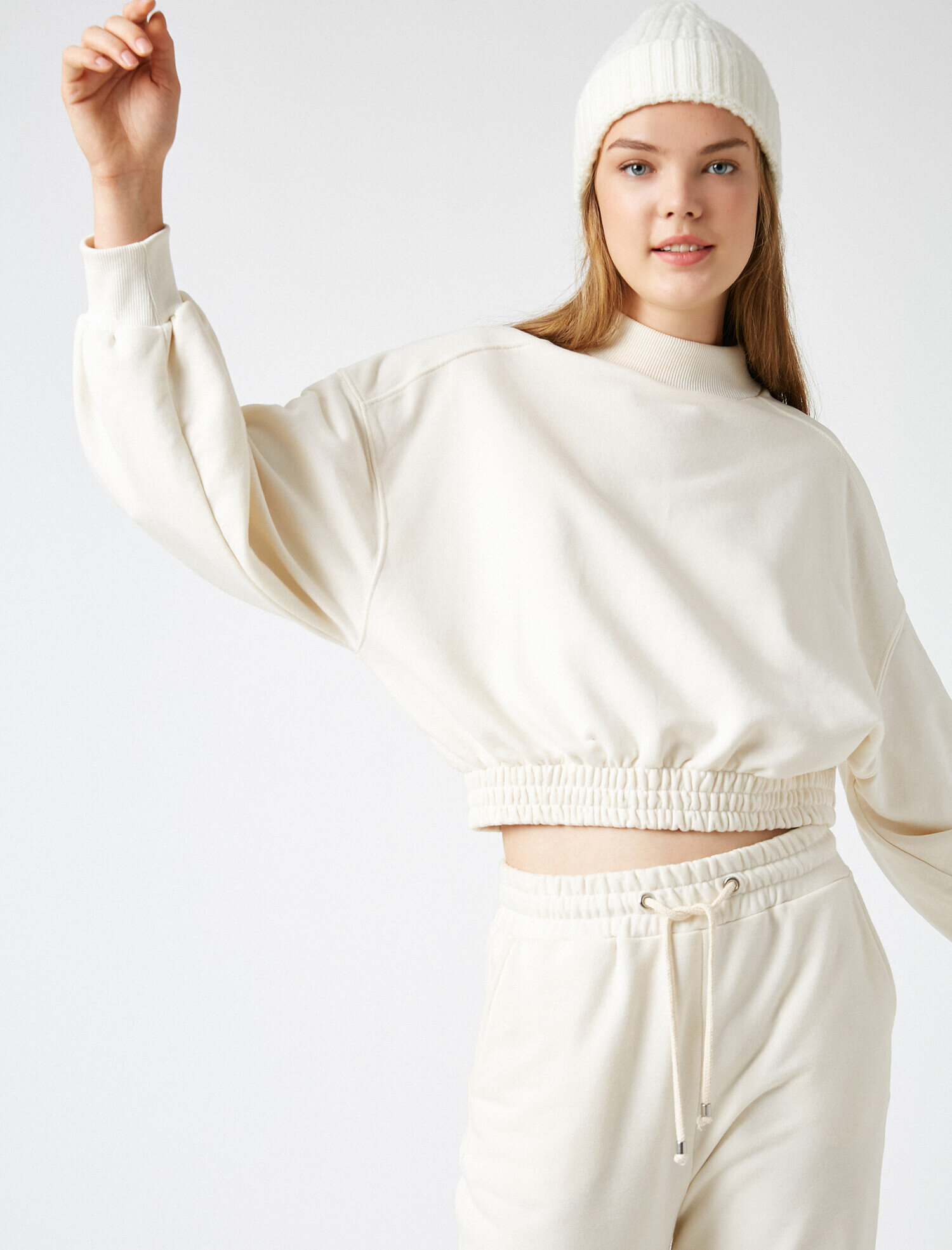   Dik Yaka Crop Sweatshirt