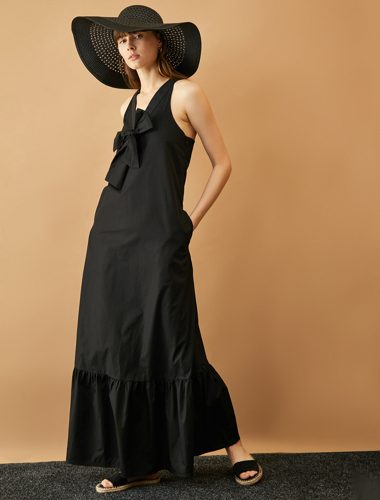   Fırfır Detaylı Elbise