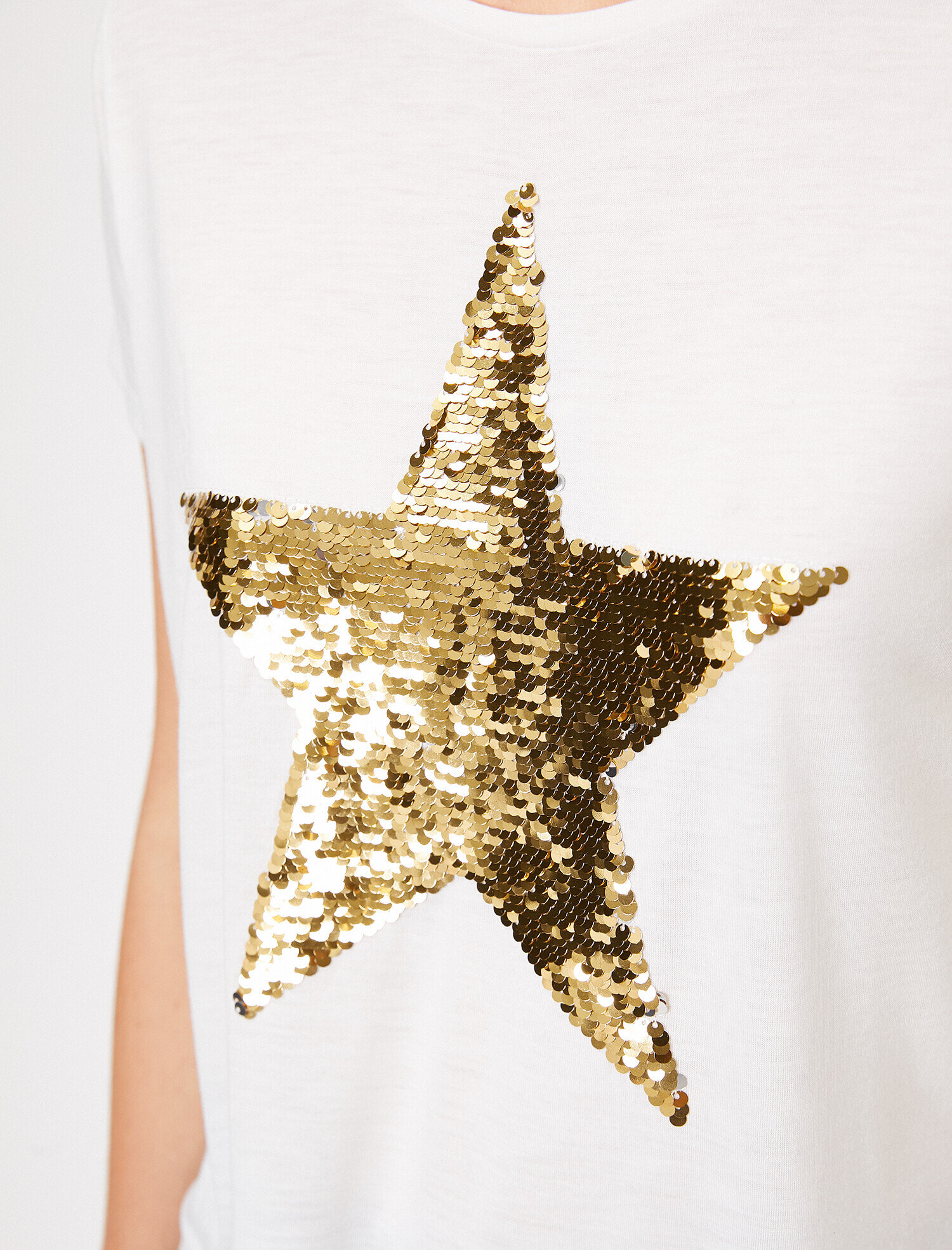 Pul Detaylı Tişört