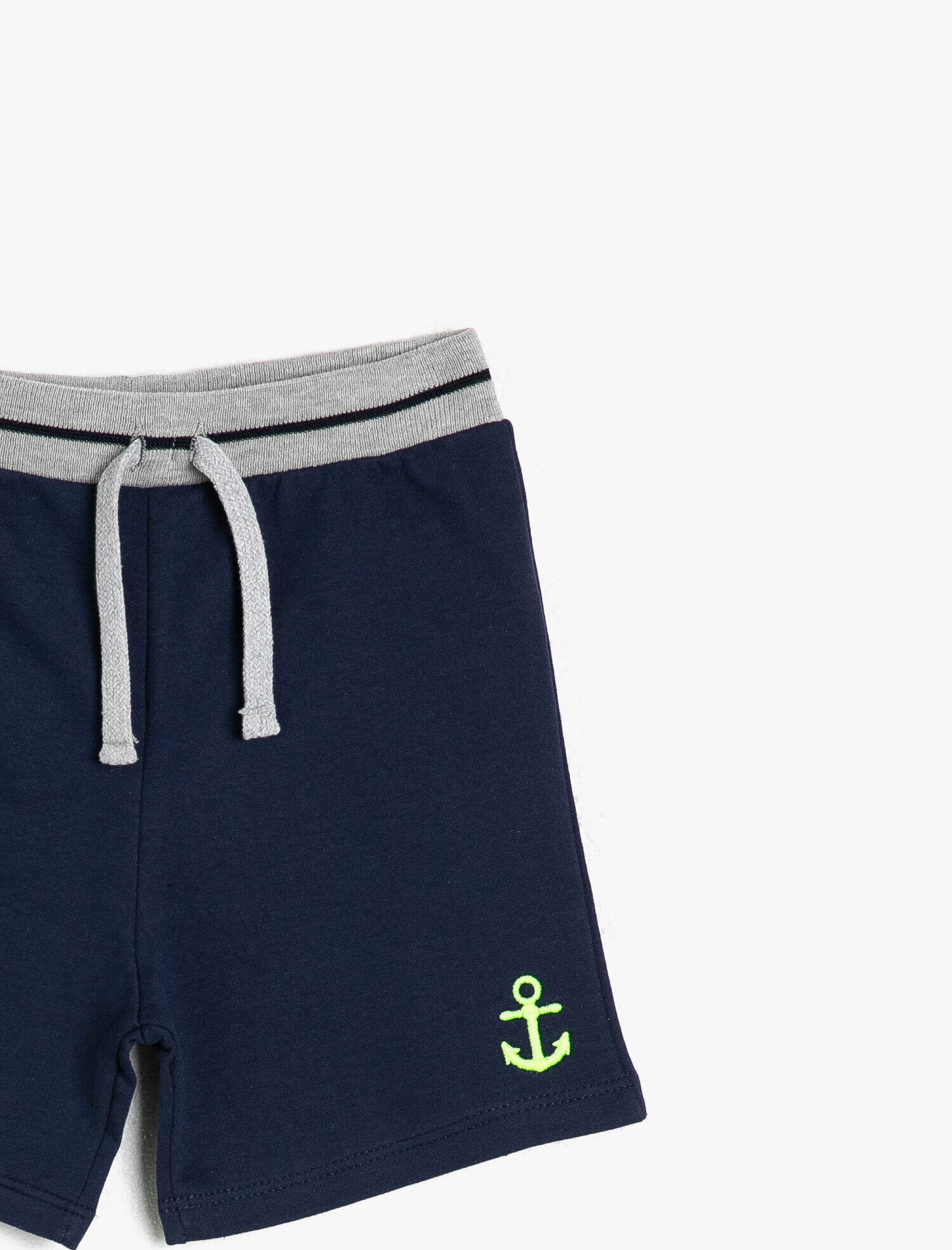  Erkek Bebek Beli Bağlamalı Şort