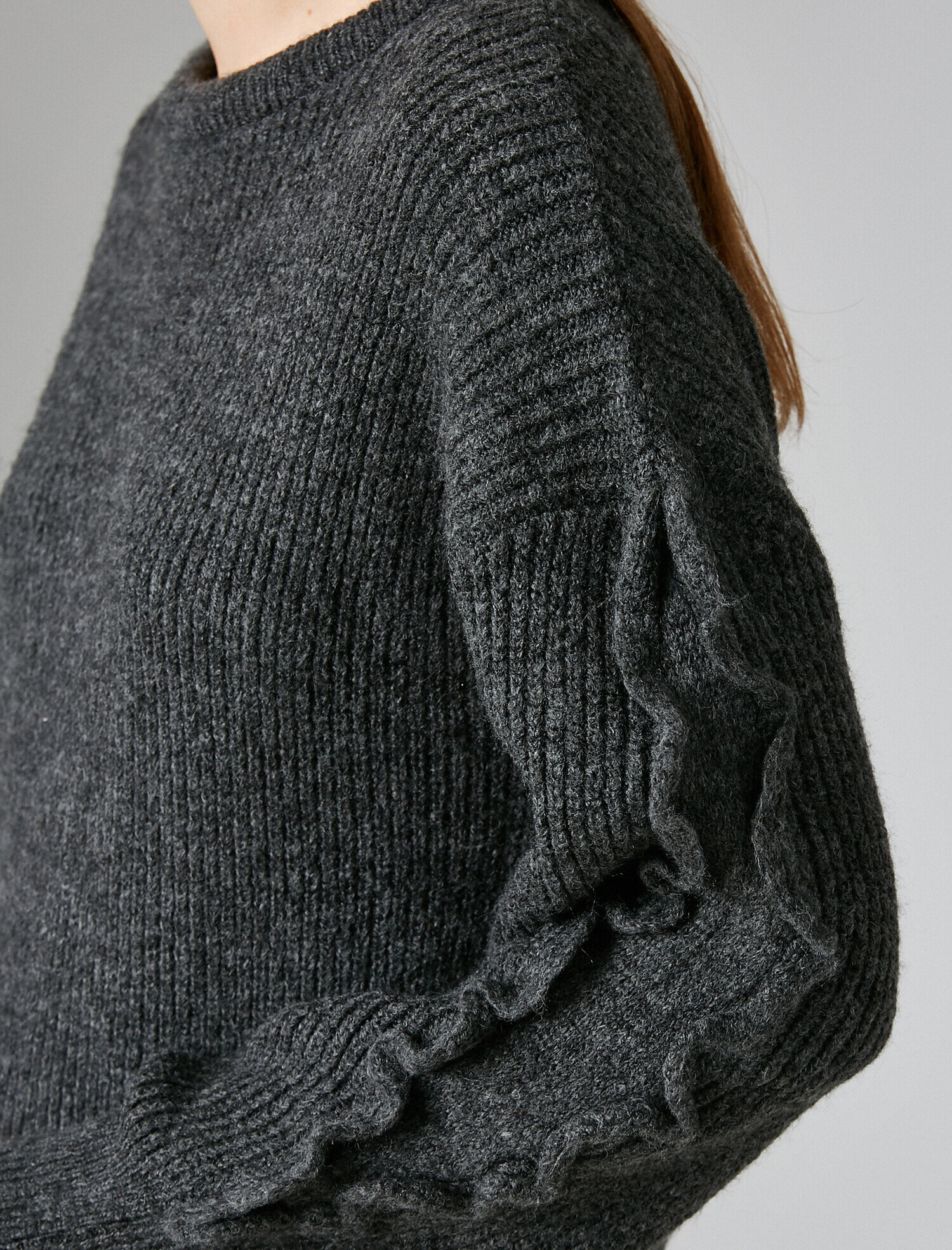 Bisiklet Yaka Uzun Fırfırli Kollu Triko Kazak