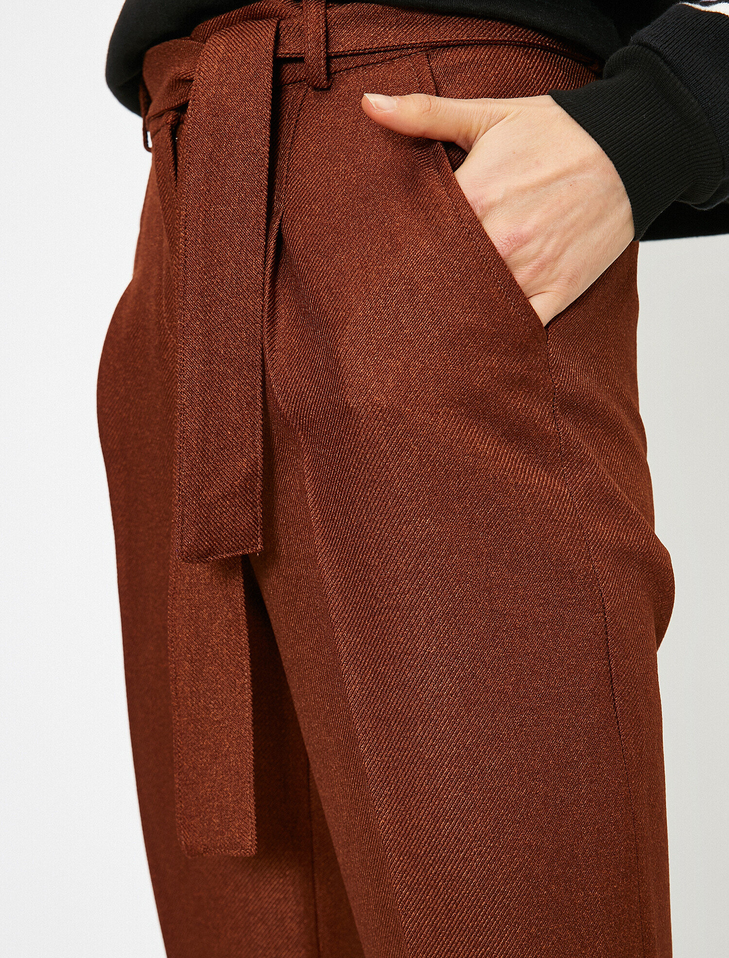   Düğme Detaylı Tişört