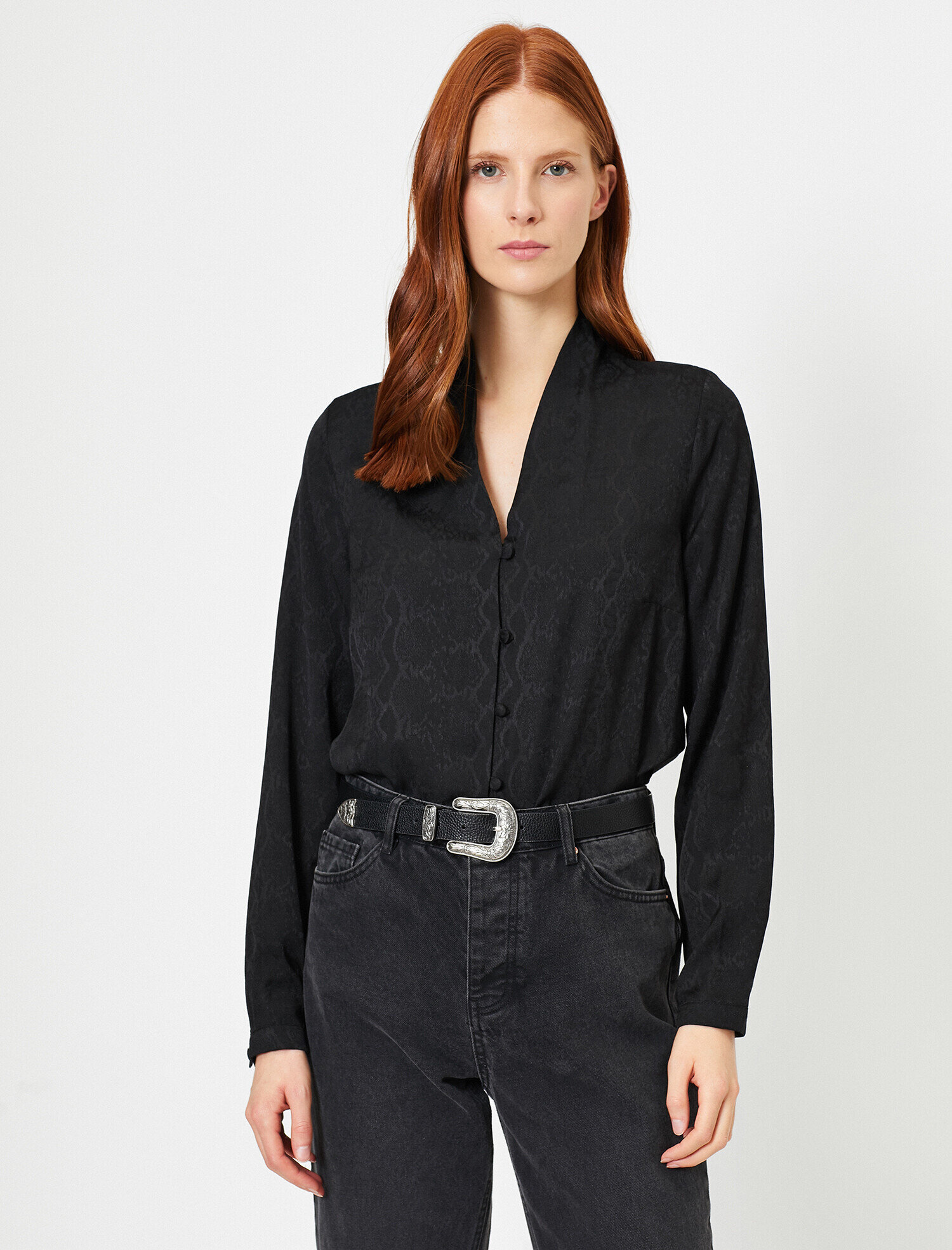   Düğme Detaylı Tişört