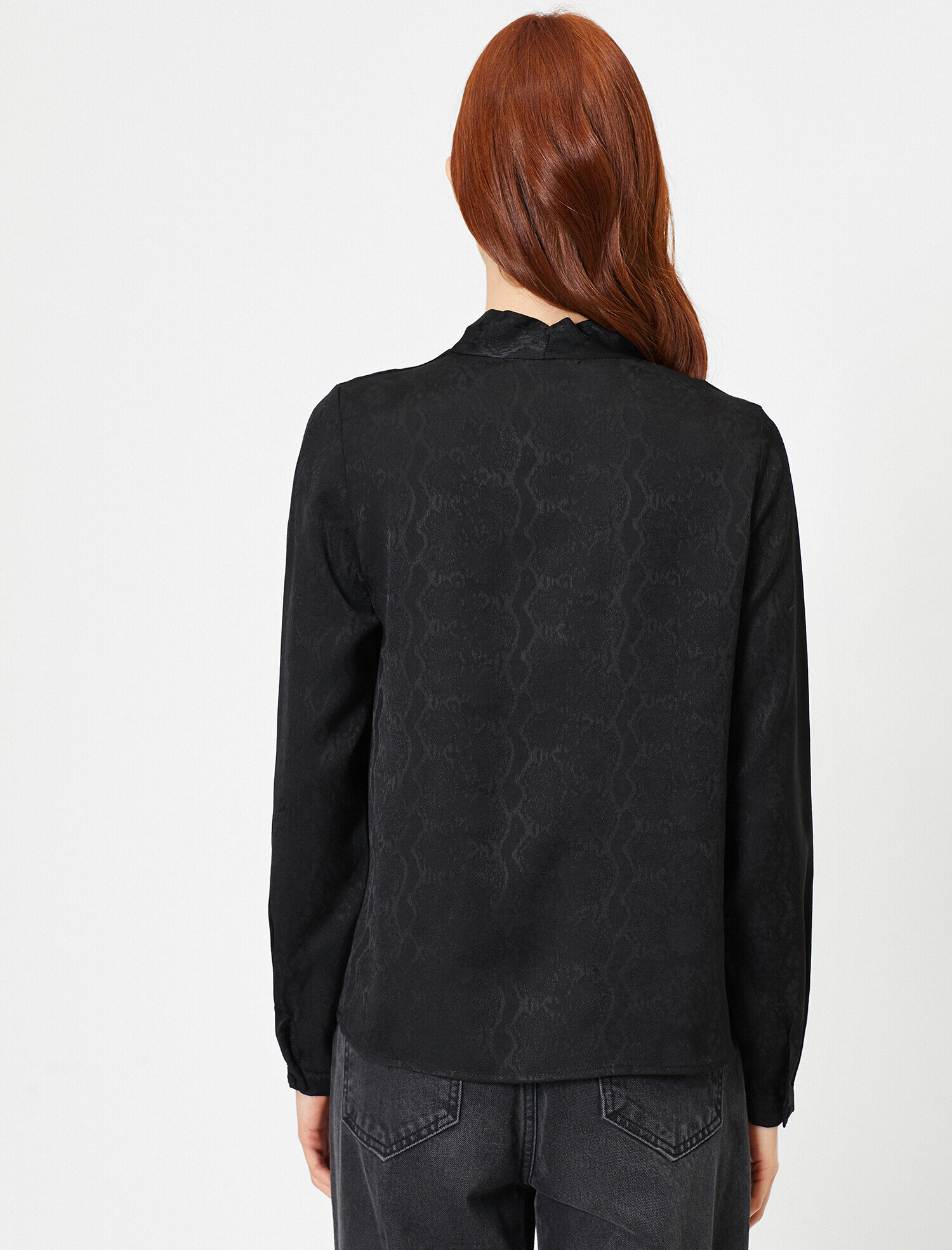   Düğme Detaylı Tişört