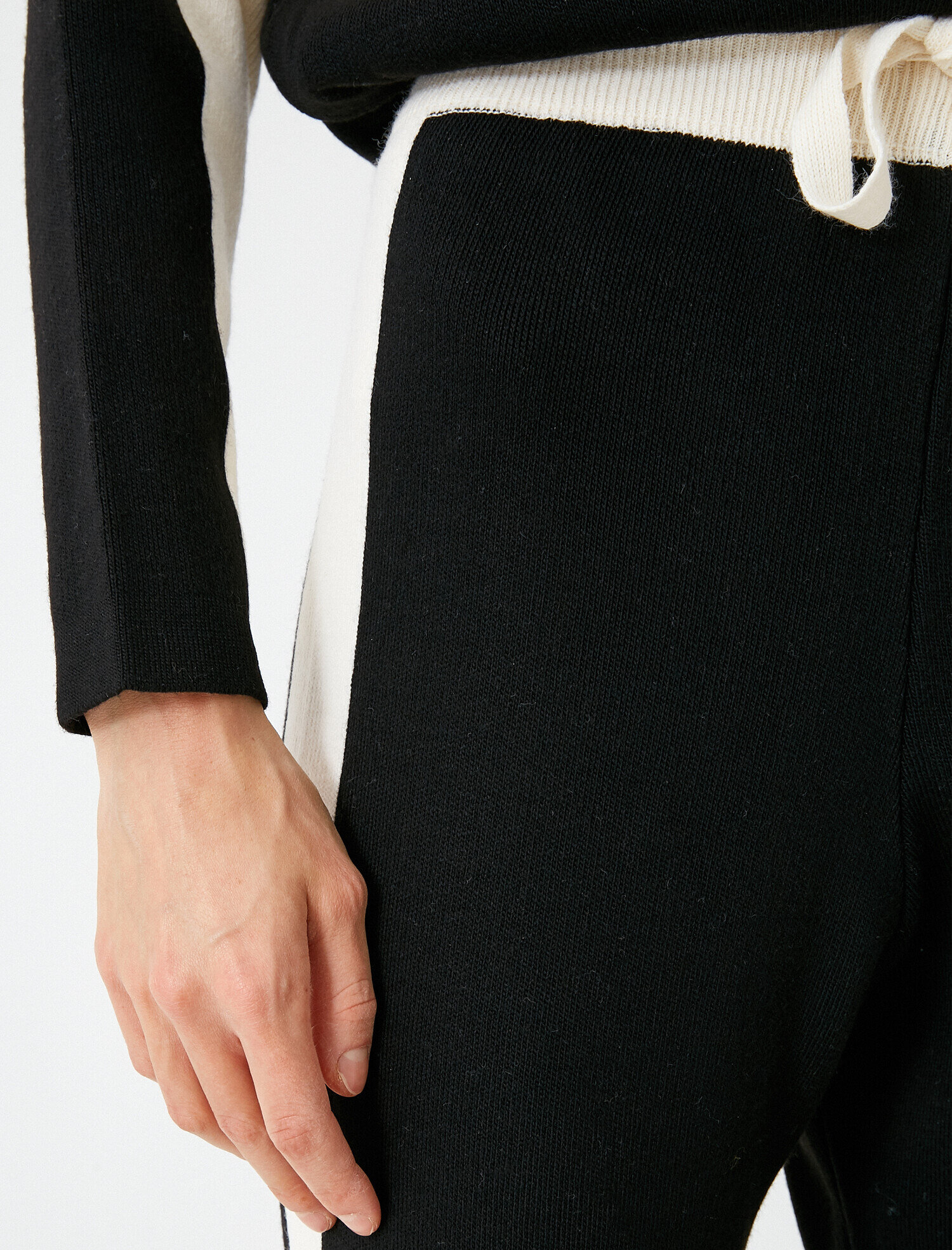   Şerit Detaylı Triko Pantolon Takım