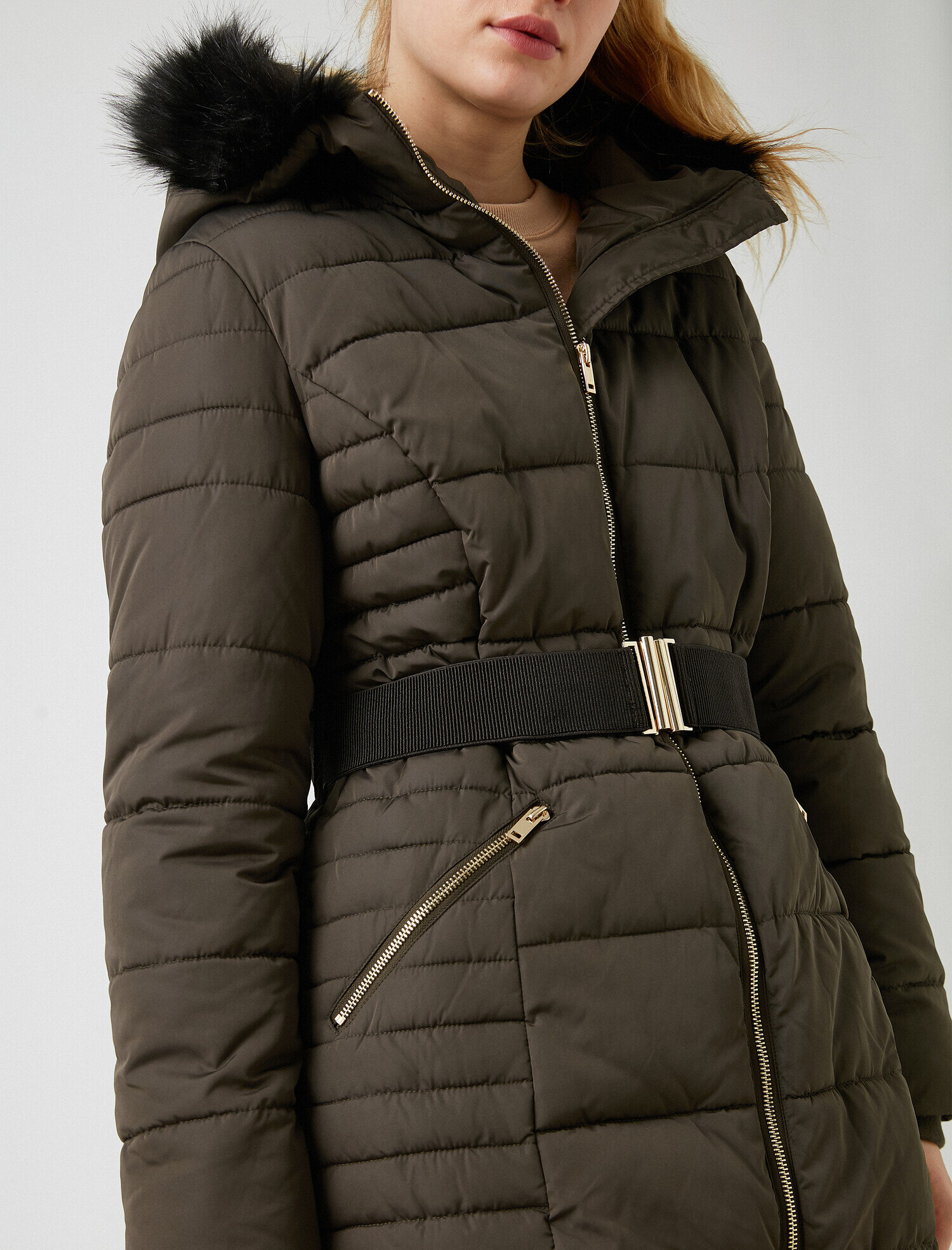 Kemerli Kapüşonlu Suni Kürk Detaylı Kaban