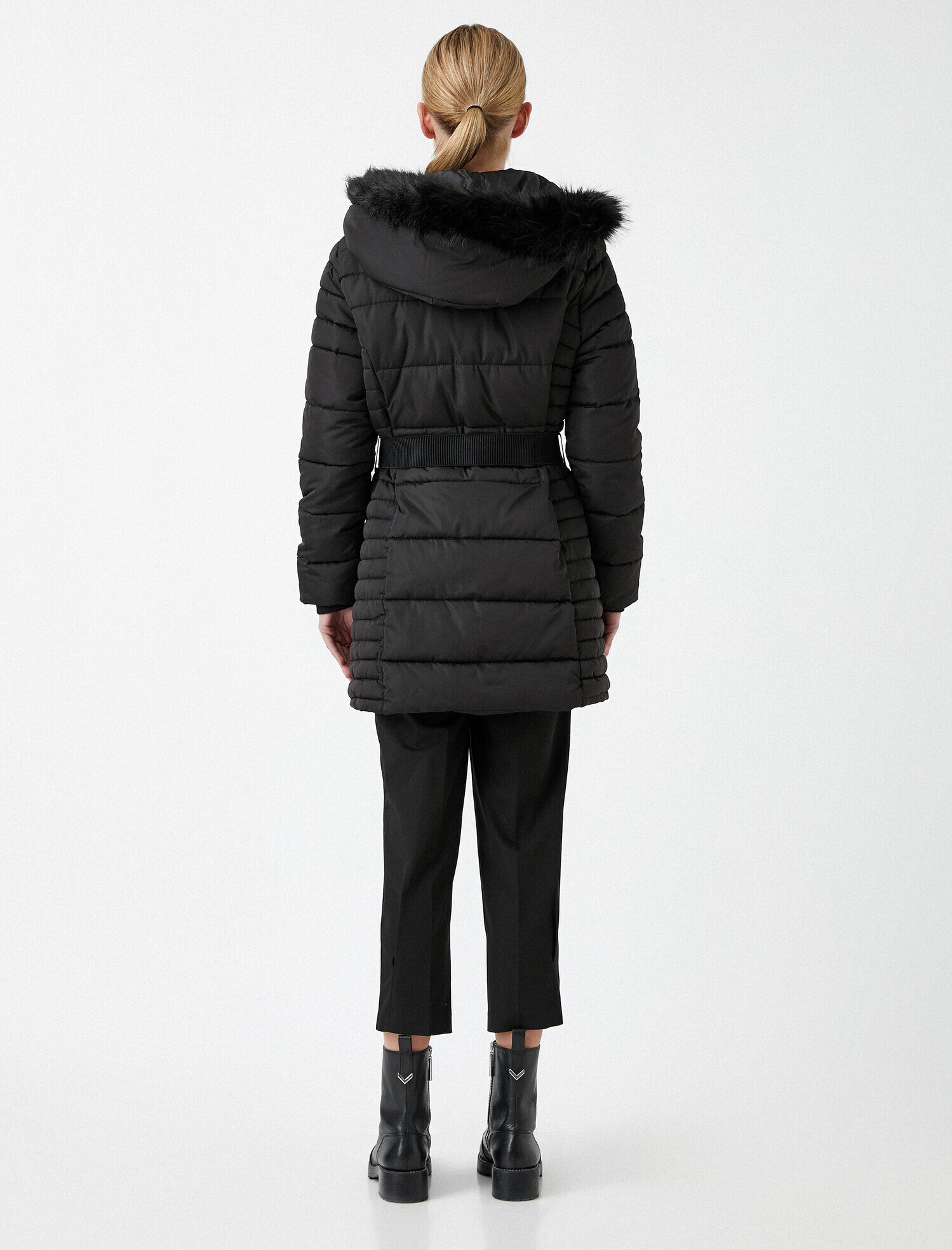   Kemerli Kapüşonlu Suni Kürk Detaylı Kaban