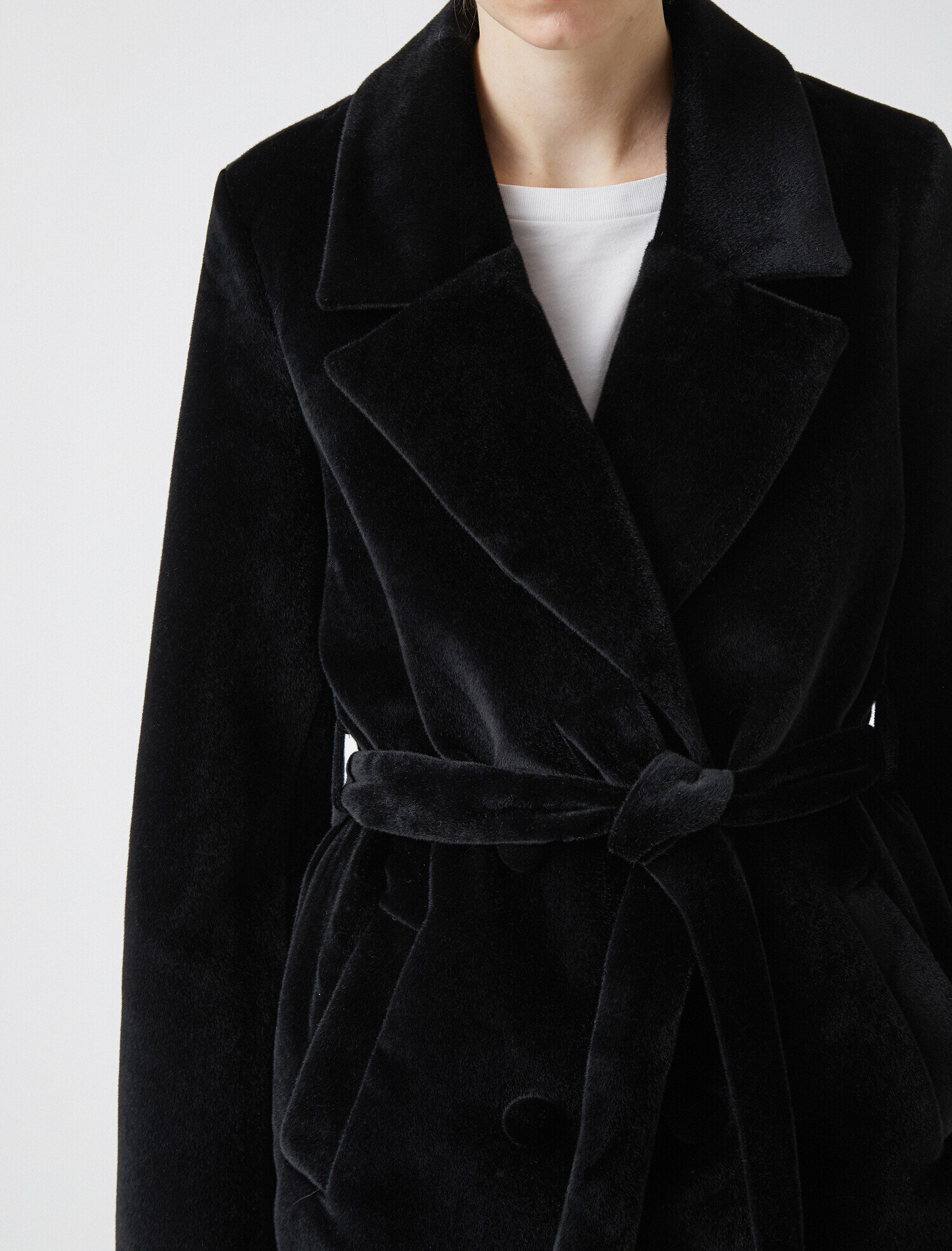   Kemerli Cep Detaylı Kaban