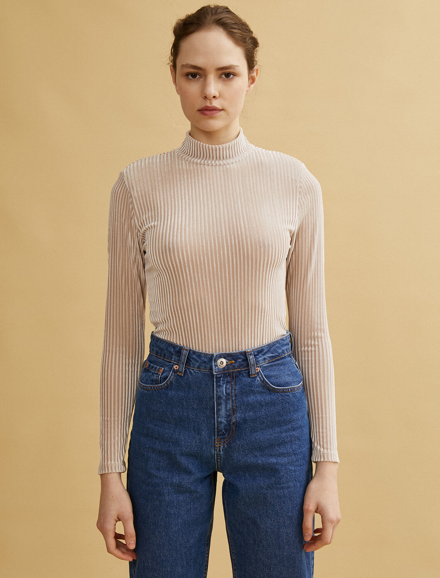   Uzun Kollu Tişört Dik Yaka Kadife