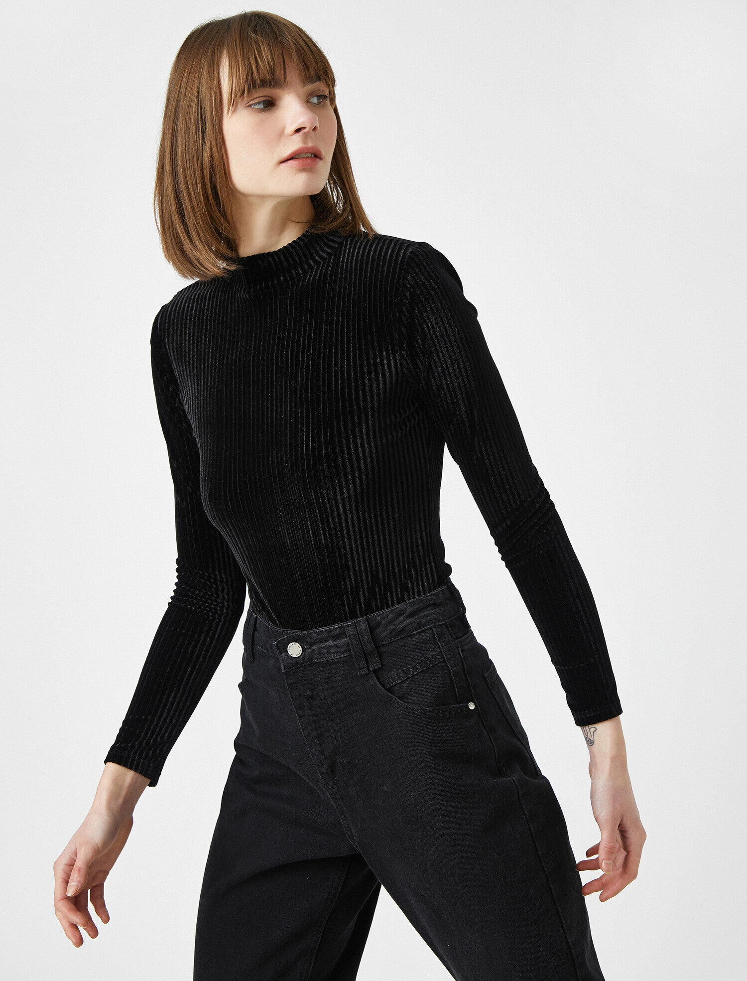   Uzun Kollu Tişört Dik Yaka Kadife