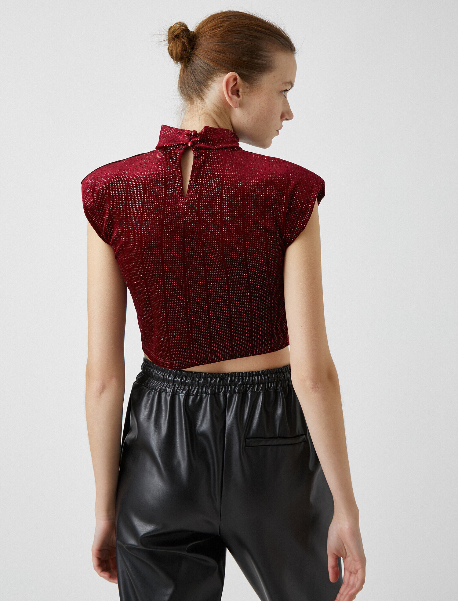 Vatkalı Dik Yaka Simli Çizgili Tişört