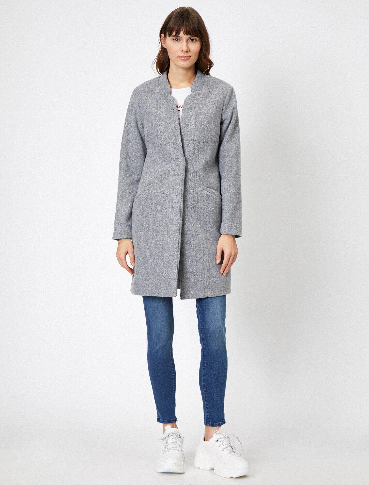   Düğme Detaylı Kaban