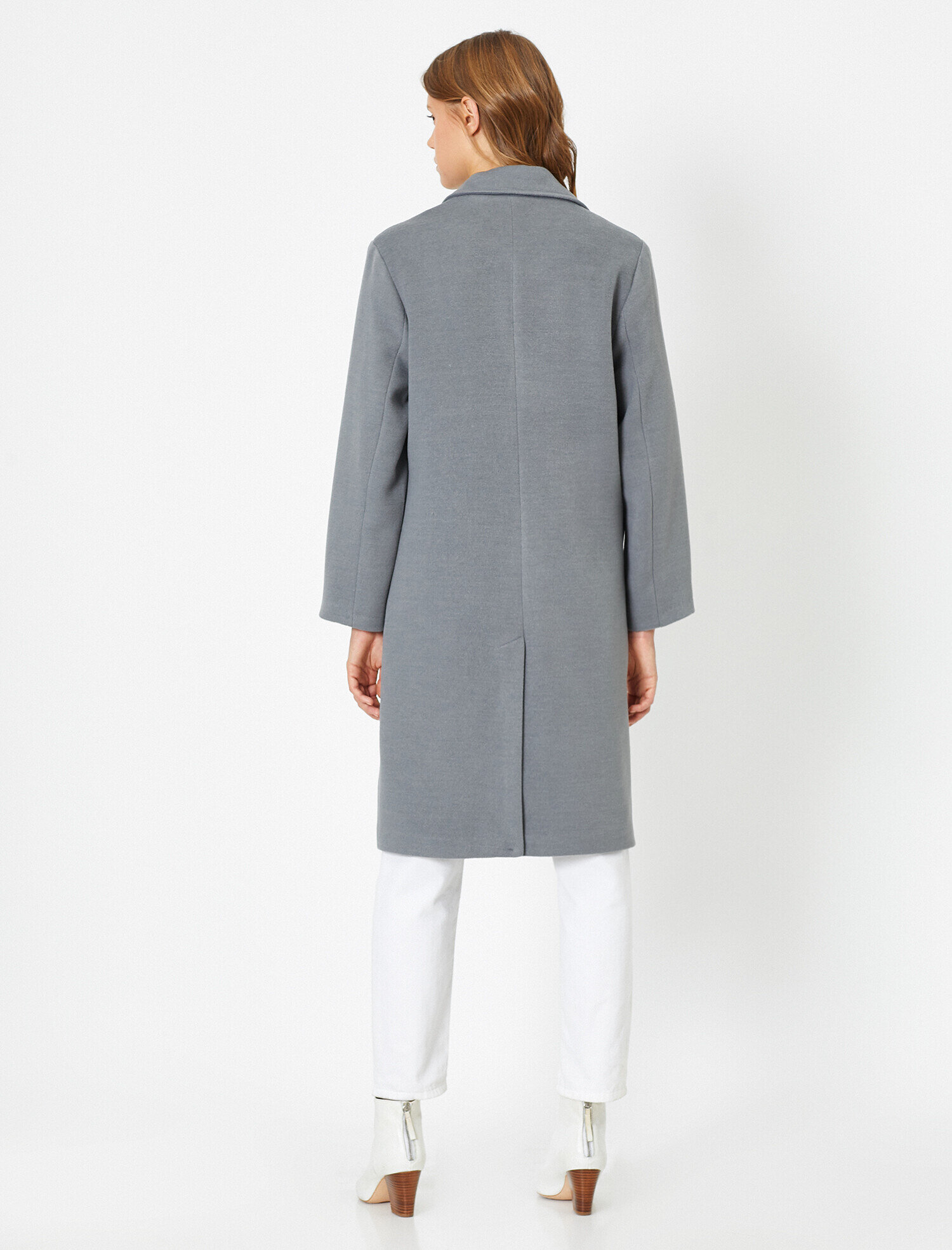   Düğme Detaylı Kaban